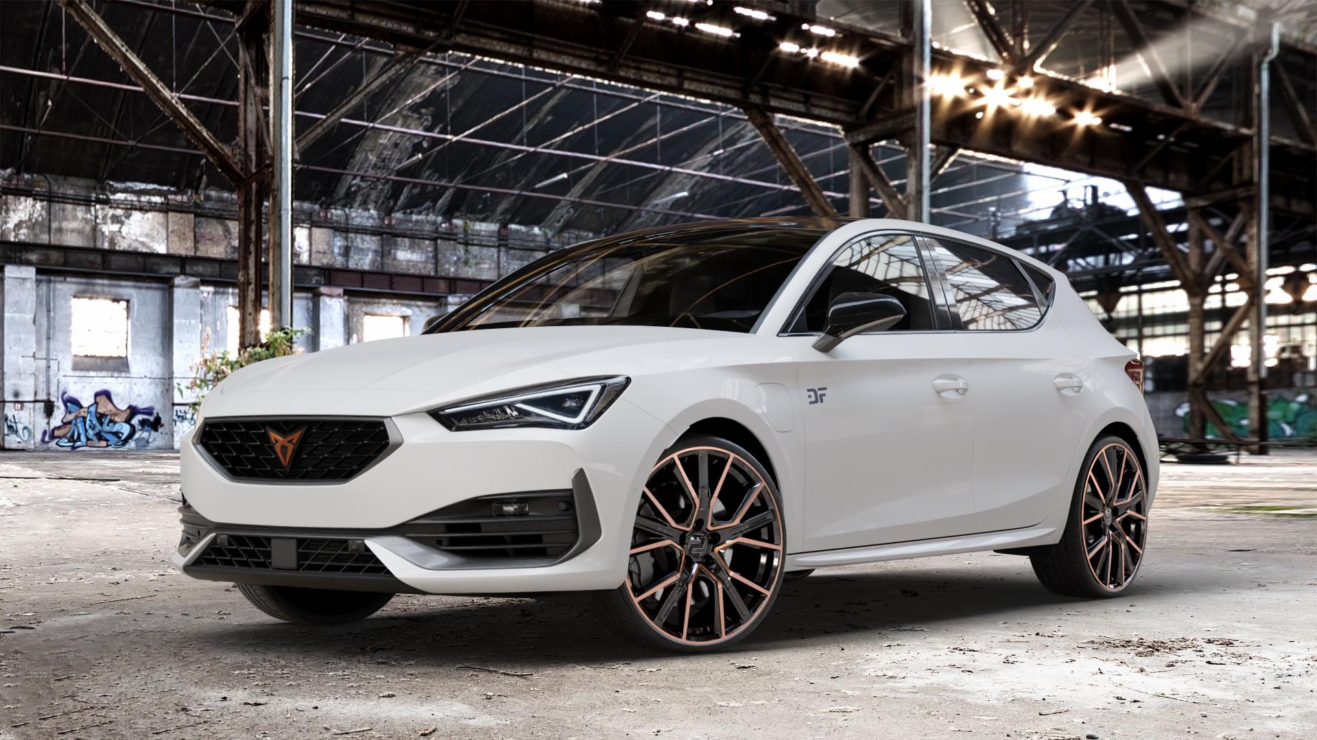 2DRV WH34 Schwarz Kupfer hochglanzpoliert Felge mit Reifen in 20Zoll Winterfelge Alufelge auf weissem Cupra Leon Typ KL ⬇️ mit 15mm Tieferlegung ⬇️ Old Industrial Hall_max_4400mm_2024 Frontansicht_1