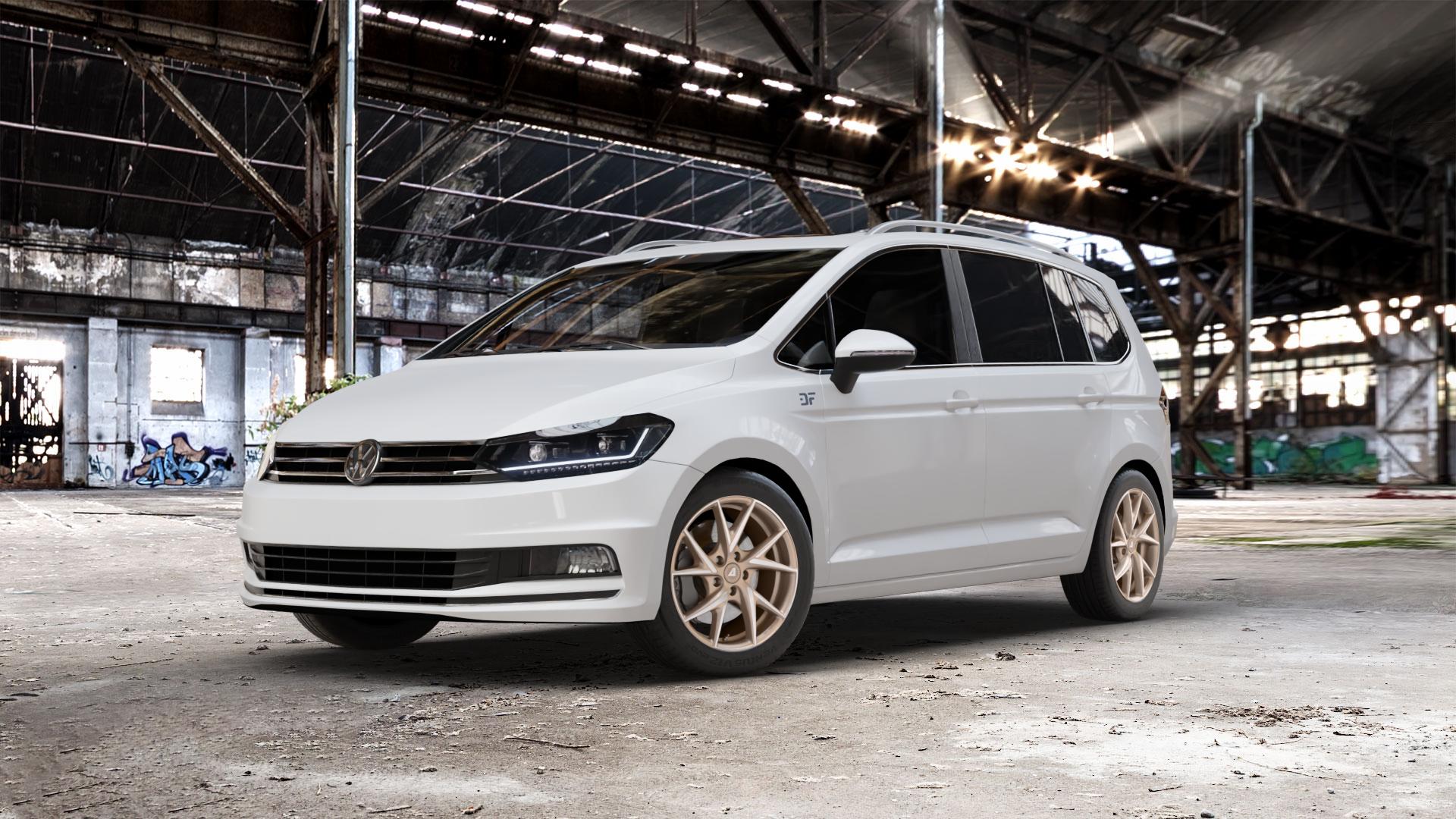 ALUTEC ADX.01 metallic-bronze frontpoliert Felge mit Reifen silber in 17Zoll Winterfelge Alufelge auf weissem Volkswagen (VW) Touran III Typ 1T (15->) ⬇️ mit 15mm Tieferlegung ⬇️ Old Industrial Hall_max_5300mm_2024 Frontansicht_1