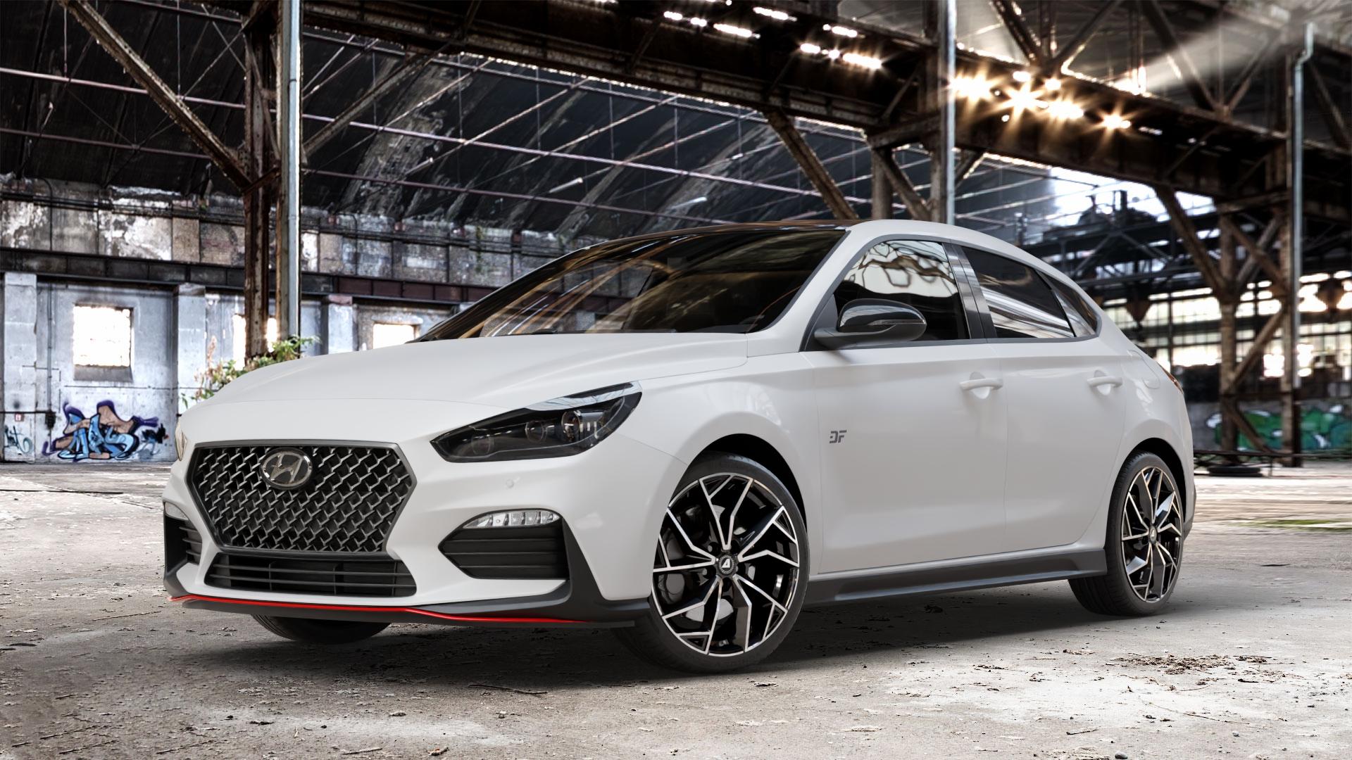 ALUTEC ADX.02 diamant-schwarz frontpoliert Felge mit Reifen silber in 18Zoll Winterfelge Alufelge auf weissem Hyundai i30 Typ PDE Fastback ⬇️ mit 15mm Tieferlegung ⬇️ Old Industrial Hall_max_4400mm_2024 Frontansicht_1