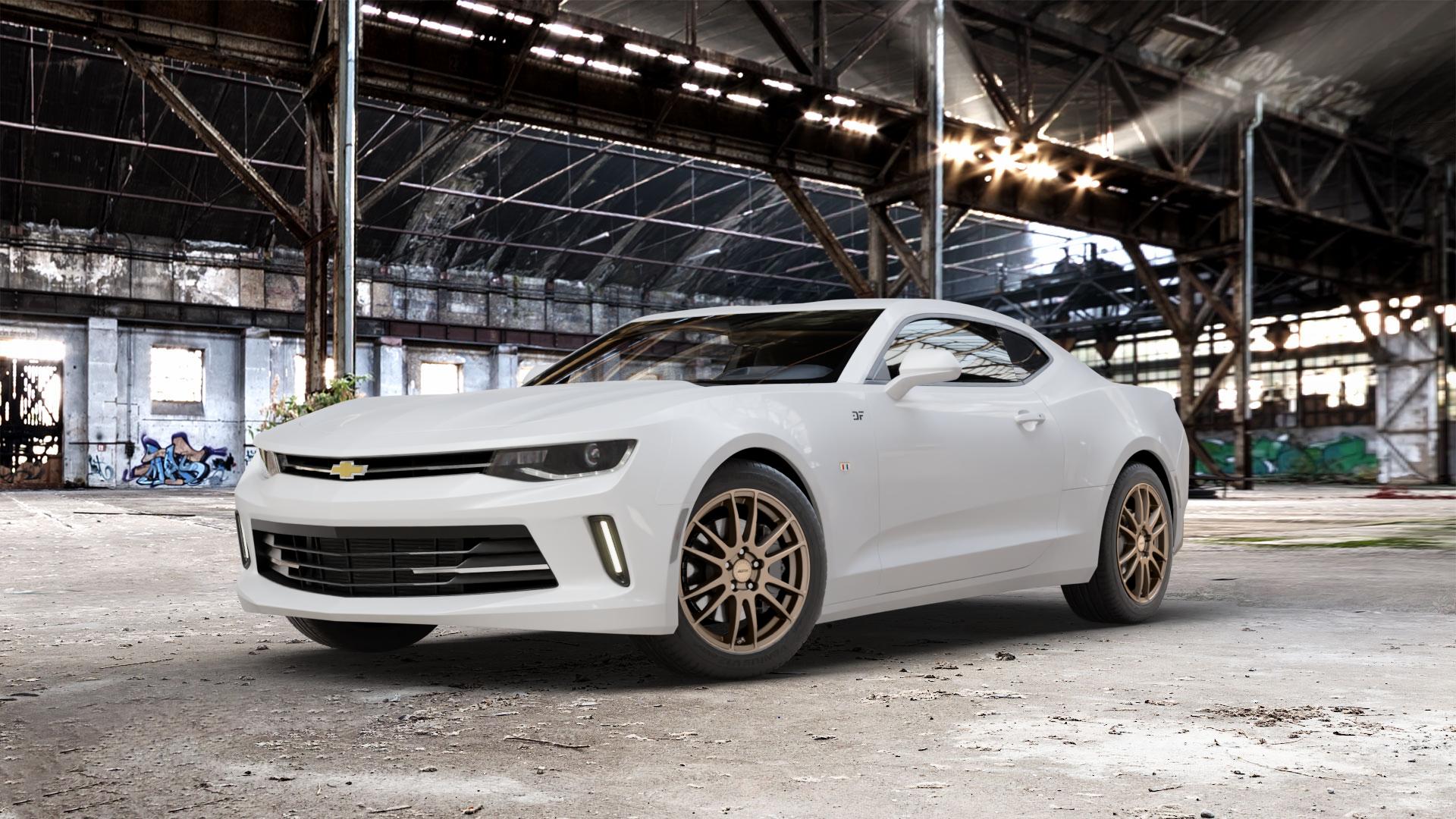 ALUTEC Monstr metallic-bronze Felge mit Reifen in 18Zoll Winterfelge Alufelge auf weissem Chevrolet Camaro VI Typ A1XC 2,0l Turbo 202kW (275 PS) 6,2l ZL1 485kW (659 ⬇️ mit 15mm Tieferlegung ⬇️ Old Industrial Hall_max_5300mm_2024 Frontansicht_1