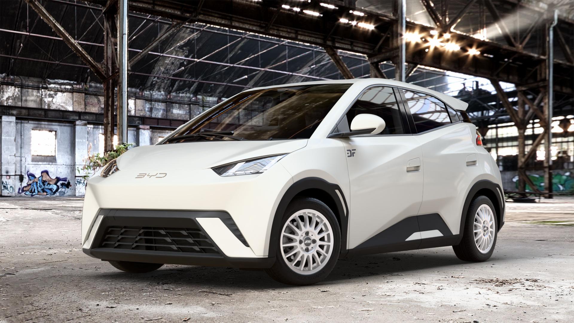 ATS Streetrallye polar-silber Felge mit Reifen in 15Zoll Winterfelge Alufelge auf weissem BYD Dolphin Surf Typ EQE 0,0l 35kW EV300 (48 PS) 60kW EV400 (82 ⬇️ mit 15mm Tieferlegung ⬇️ Old Industrial Hall_max_4400mm_2024 Frontansicht_1