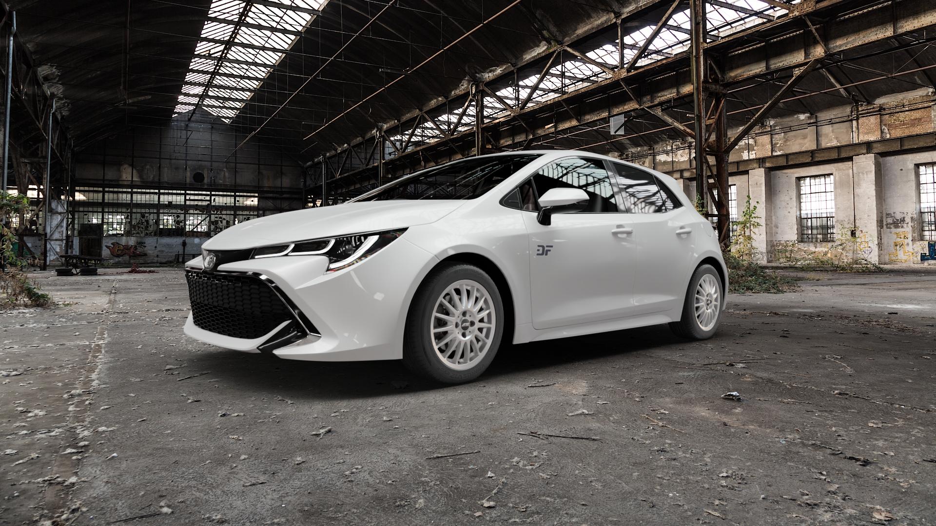 ATS Streetrallye polar-silber Felge mit Reifen in 16Zoll Winterfelge Alufelge auf weissem Toyota Corolla Typ ZE1HE(EU,M) Schrägheck ZE1HE(EU,M)-TMG Facelift ⬇️ mit 15mm Tieferlegung ⬇️ Old Industrial Hall_max5000mm_2022 Frontansicht_1