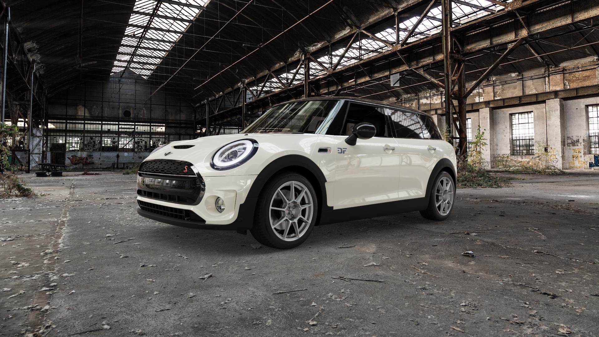 AUTEC ClubRacing Hyper silber Felge mit Reifen in 17Zoll Winterfelge Alufelge auf weissem Mini F54 Typ FMK (Clubman) Facelift ⬇️ mit 15mm Tieferlegung ⬇️ Old Industrial Hall_max5000mm_2022 Frontansicht_1