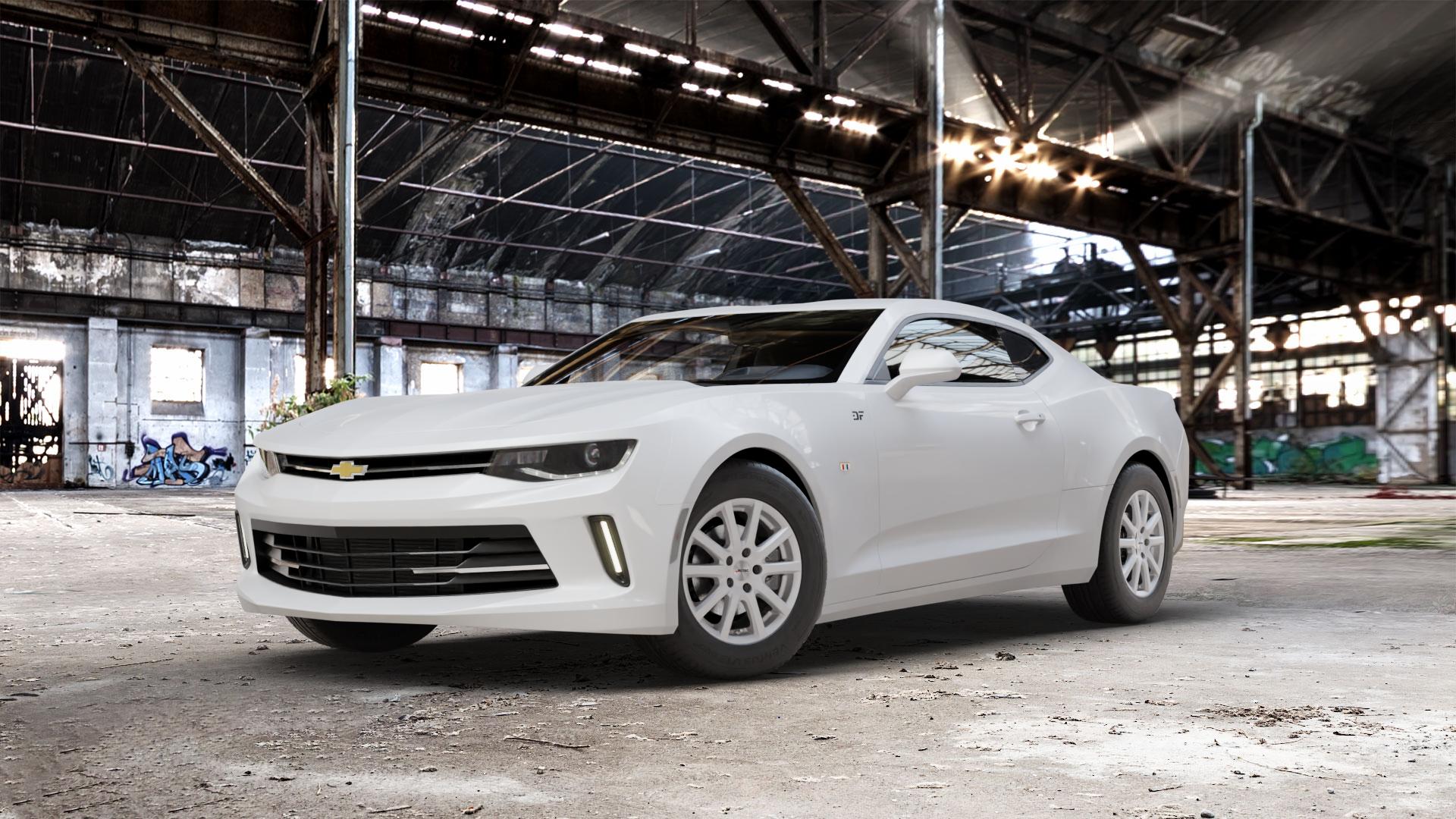 AUTEC Skandic Brillantsilber Felge mit Reifen in 16Zoll Winterfelge Alufelge auf weissem Chevrolet Camaro VI Typ A1XC 2,0l Turbo 202kW (275 PS) 6,2l ZL1 485kW (659 ⬇️ mit 15mm Tieferlegung ⬇️ Old Industrial Hall_max_5300mm_2024 Frontansicht_1