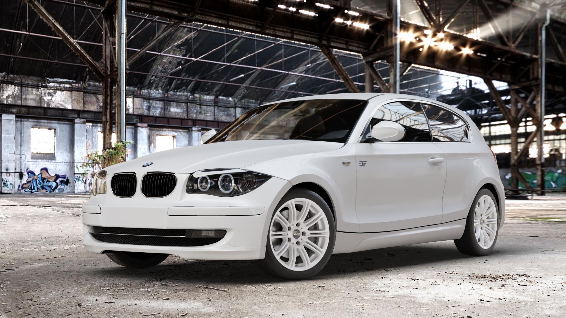 AVUS Racing AC-MB1 HYPER SILVER Felge mit Reifen silber in 17Zoll Winterfelge Alufelge auf weissem BMW 118d Typ E81 120d 116i 118i 120i 130i 123d 116d 1er Dreitürer (187, 1K2) ⬇️ mit 15mm Tieferlegung ⬇️ Old Industrial Hall_max_4400mm_2024 Frontansicht_1