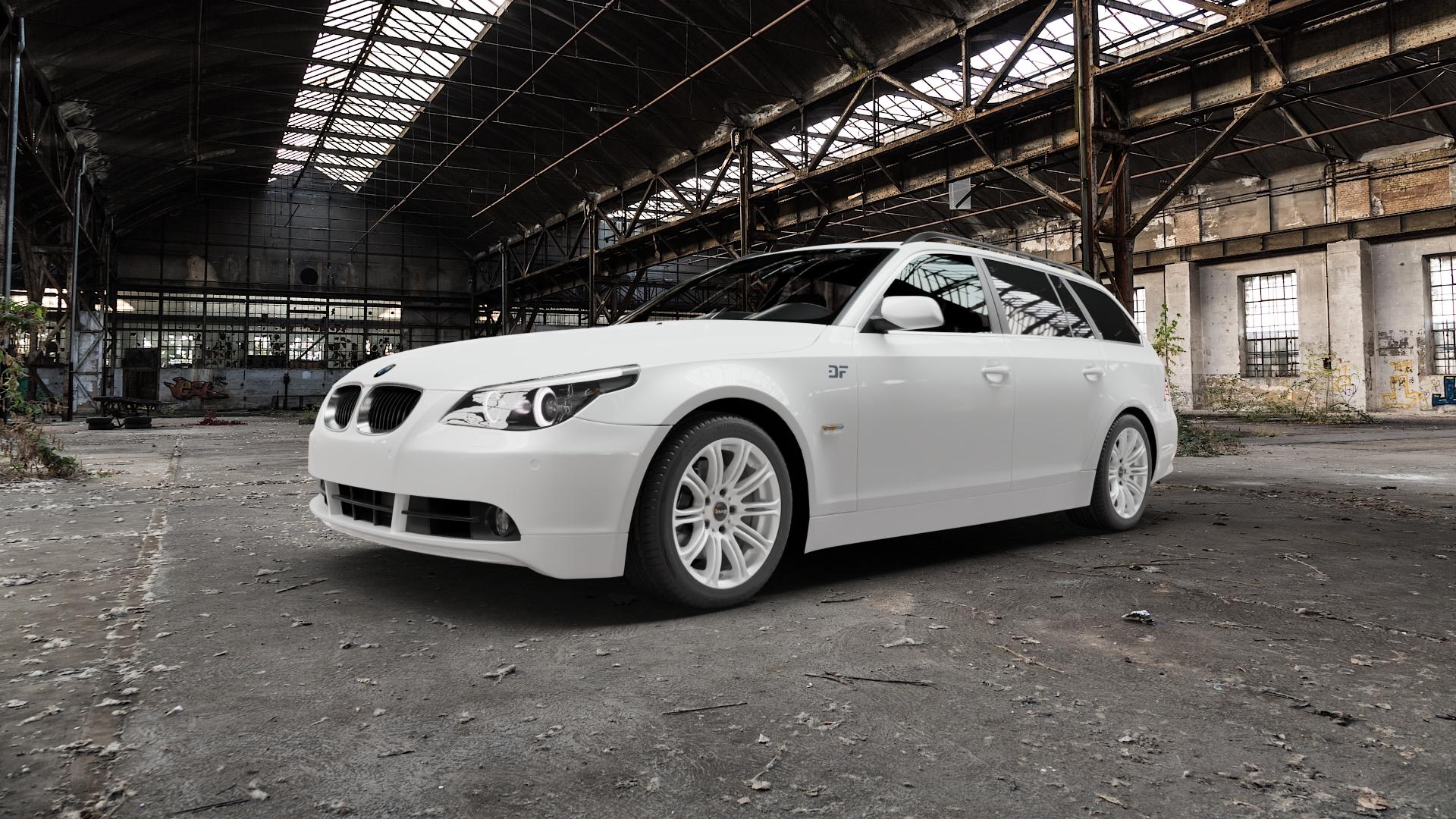 AVUS Racing AC-MB1 HYPER SILVER Felge mit Reifen silber in 17Zoll Winterfelge Alufelge auf weissem BMW 523i Typ E61 (Touring) 525i 530i 545i 550i M5 520d 525d 530d 535d 525xd 530xd 530xi 525xi 5er Touring (560L, 560X) ⬇️ mit 15mm Tieferlegung ⬇️ Old Industrial Hall_max5000mm_2022 Frontansicht_1