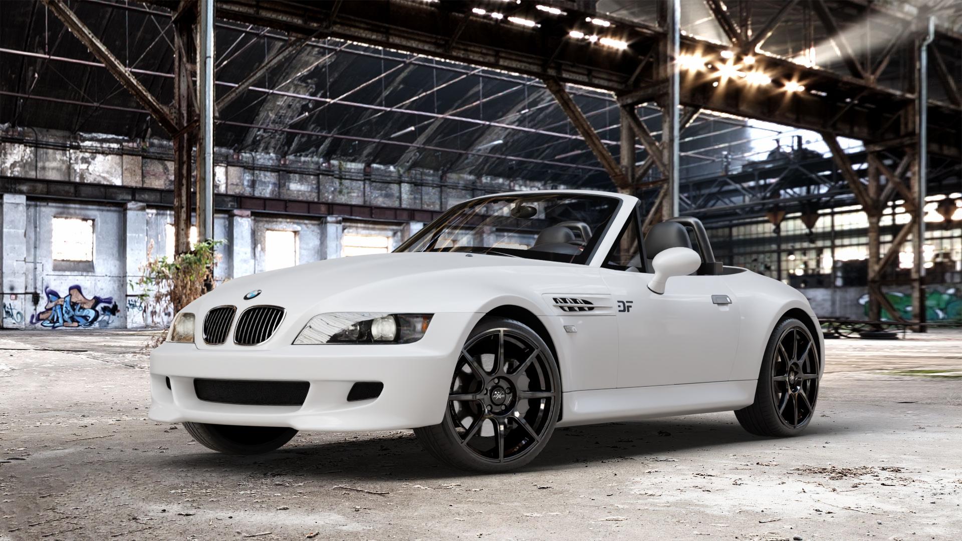 AXXION X2 Schwarz glänzend lackiert Felge mit Reifen in 19Zoll Alufelge auf weissem BMW Z3 Roadster Typ E36/7(S) (R/C) ⬇️ mit 15mm Tieferlegung ⬇️ Old Industrial Hall_max_4400mm_2024 Frontansicht_1