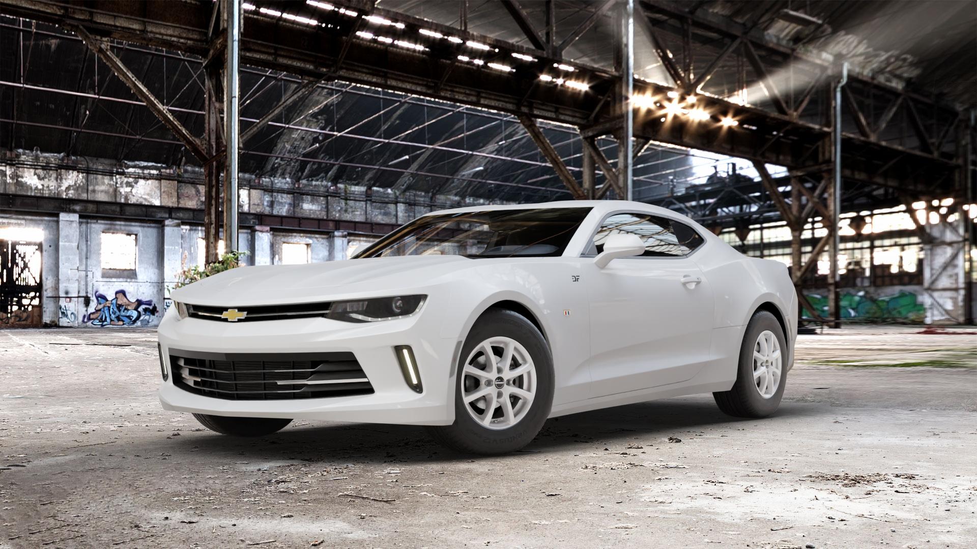 Borbet LV4 crystal silver Felge mit Reifen silber in 15Zoll Winterfelge Alufelge auf weissem Chevrolet Camaro VI Typ A1XC 2,0l Turbo 202kW (275 PS) 6,2l ZL1 485kW (659 ⬇️ mit 15mm Tieferlegung ⬇️ Old Industrial Hall_max_5300mm_2024 Frontansicht_1