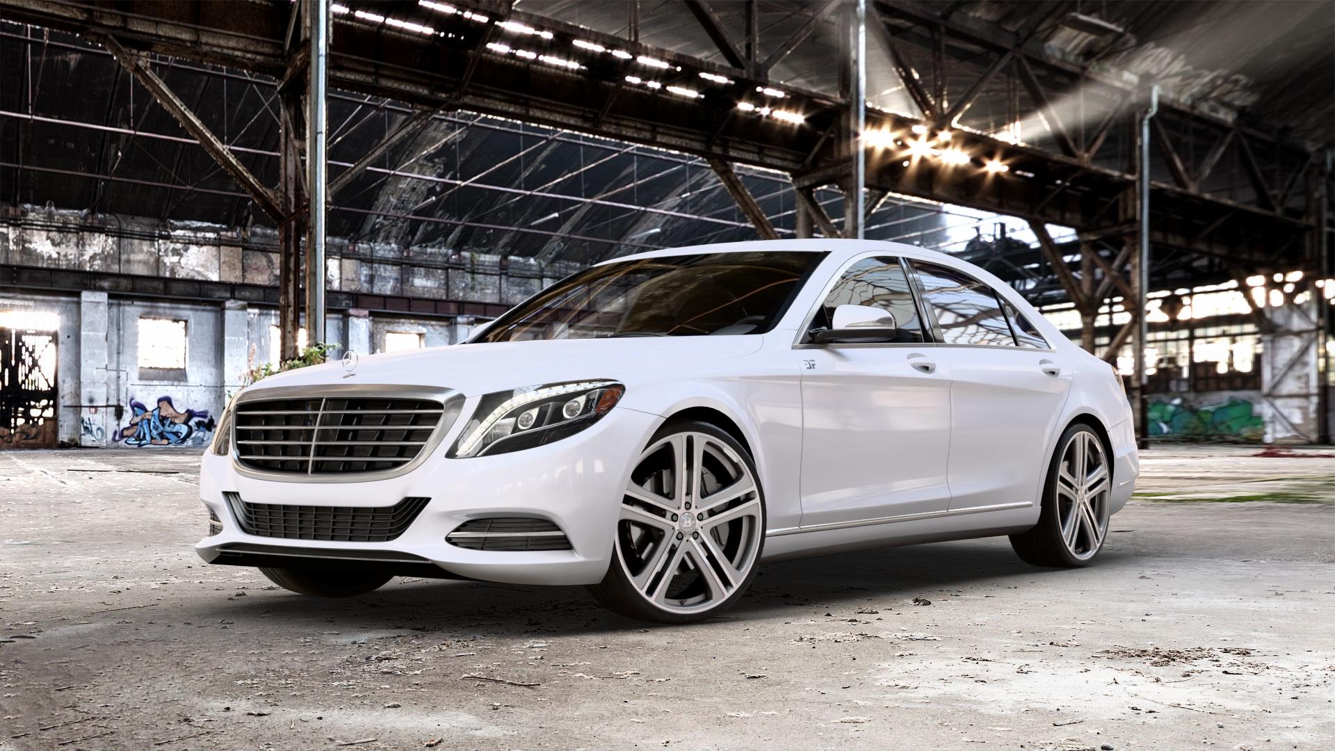 Brabus Monoblock G Platinum Titan vollpoliert mit Matt Finish Felge mit Reifen grau mehrfarbig in 22Zoll Alufelge auf weissem Mercedes S-Klasse Typ W222 Facelift ⬇️ mit 15mm Tieferlegung ⬇️ Old Industrial Hall_max_5300mm_2024 Frontansicht_1