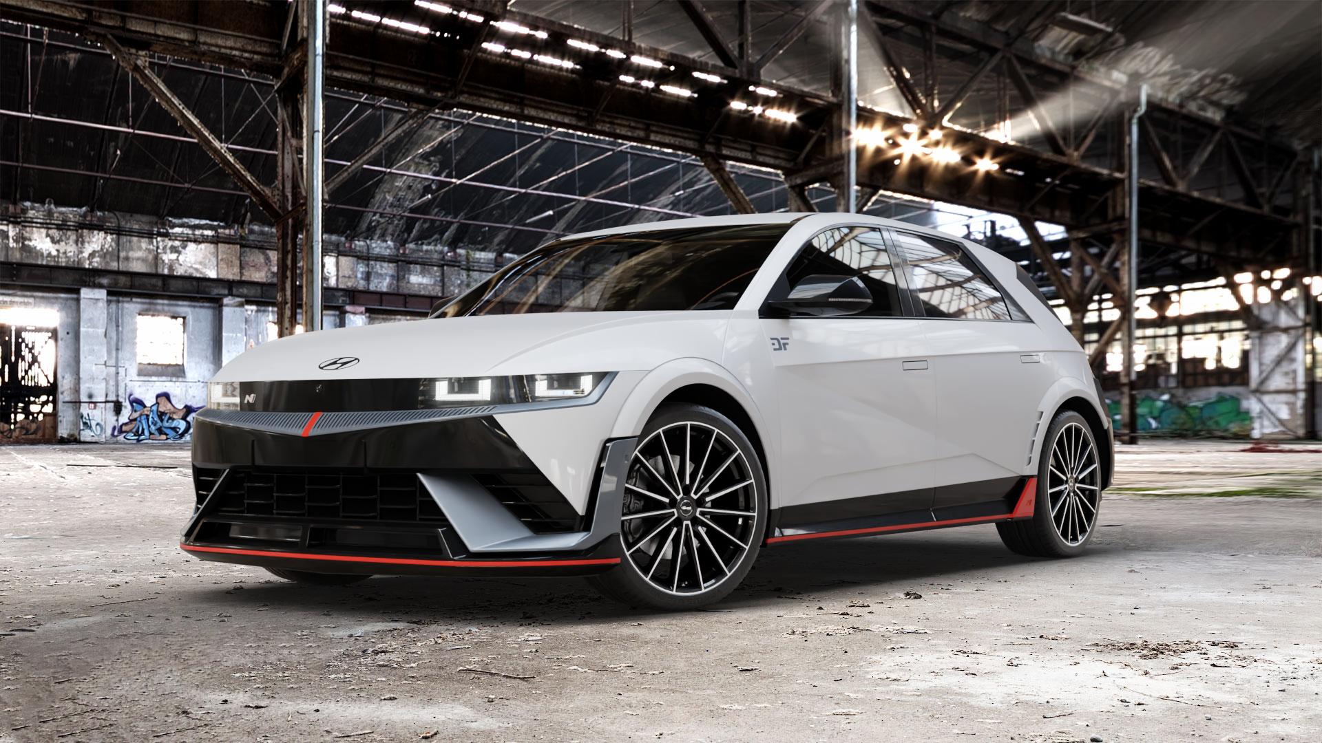 Brock B43 schwarz front-poliert Felge mit Reifen silber in 21Zoll Alufelge auf weissem Hyundai Ioniq 5 Typ NE 0,0l 159kW N 4WD (216 PS) ⬇️ mit 15mm Tieferlegung ⬇️ Old Industrial Hall_max_5300mm_2024 Frontansicht_1