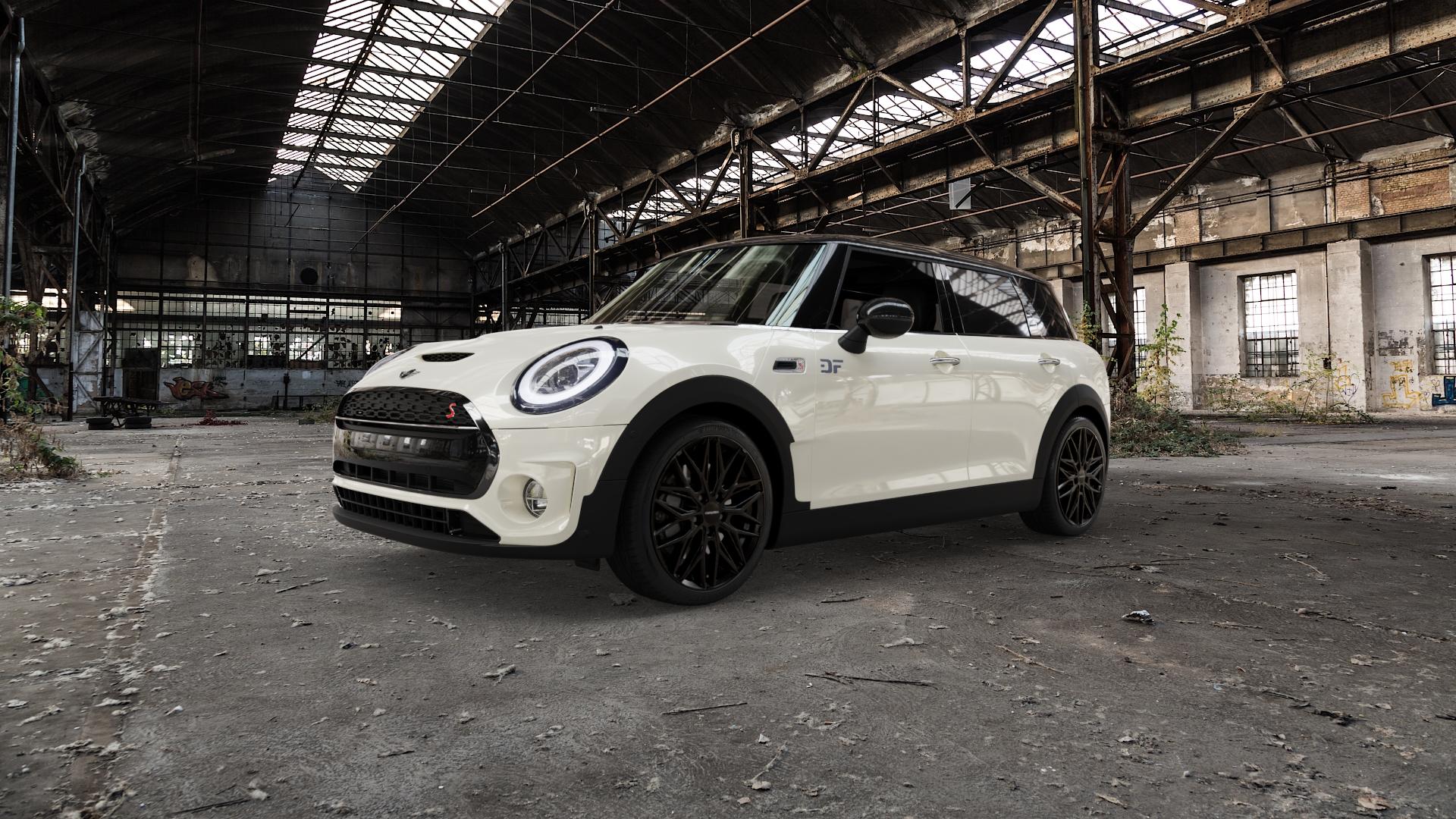 CARMANI 26 Max black Felge mit Reifen schwarz in 18Zoll Winterfelge Alufelge auf weissem Mini F54 Typ FMK (Clubman) Facelift ⬇️ mit 15mm Tieferlegung ⬇️ Old Industrial Hall_max5000mm_2022 Frontansicht_1