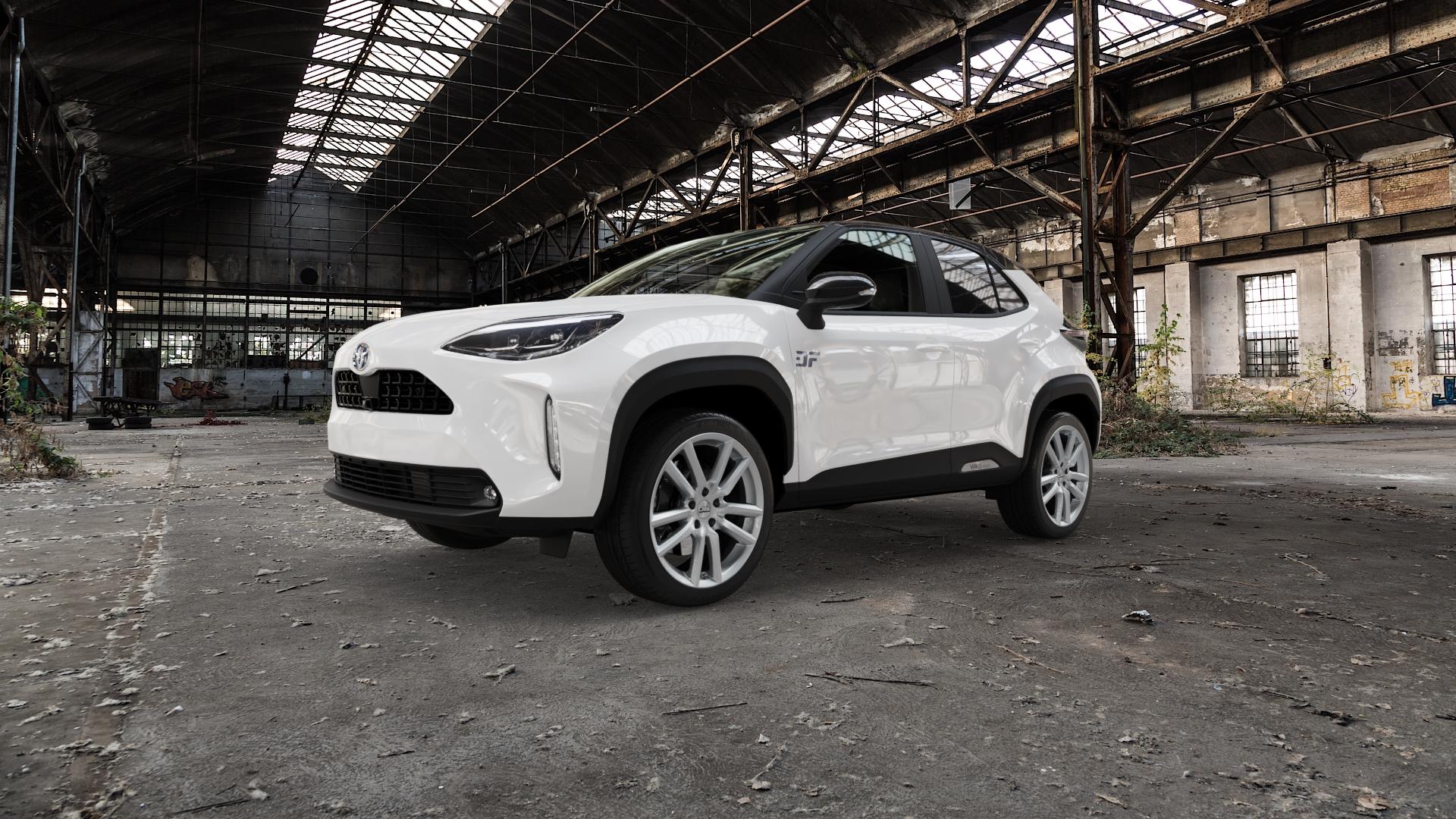 CMS C27 Racing Silver Felge mit Reifen silber in 18Zoll Winterfelge Alufelge auf weissem Toyota Yaris Cross Typ XPB1F(M) IV XPB1F XPB1F(EUM)-TGRE ⬇️ mit 15mm Tieferlegung ⬇️ Old Industrial Hall_max5000mm_2022 Frontansicht_1