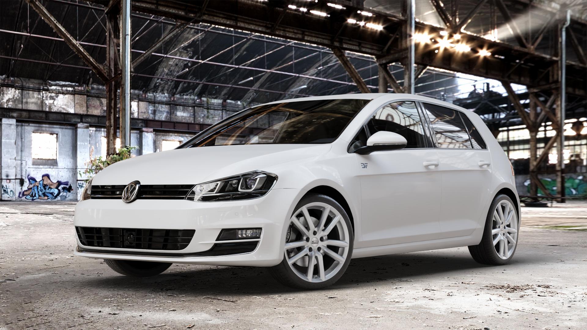 CMS C27 Racing Silver Felge mit Reifen silber in 18Zoll Winterfelge Alufelge auf weissem Volkswagen (VW) Golf 7 ⬇️ mit 15mm Tieferlegung ⬇️ Old Industrial Hall_max_4400mm_2024 Frontansicht_1