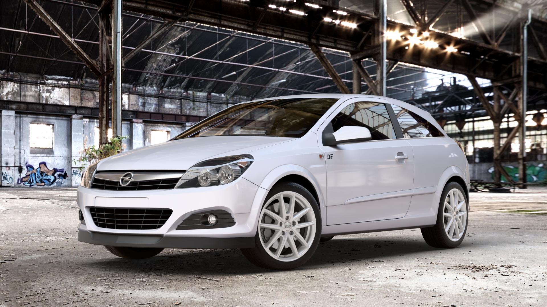 CMS C30 Racing Silver Felge mit Reifen silber in 17Zoll Winterfelge Alufelge auf Weiss Uni Opel Astra H GTC Typ A-H/C ⬇️ mit 15mm Tieferlegung ⬇️ Old Industrial Hall_max_4400mm_2024 Frontansicht_1