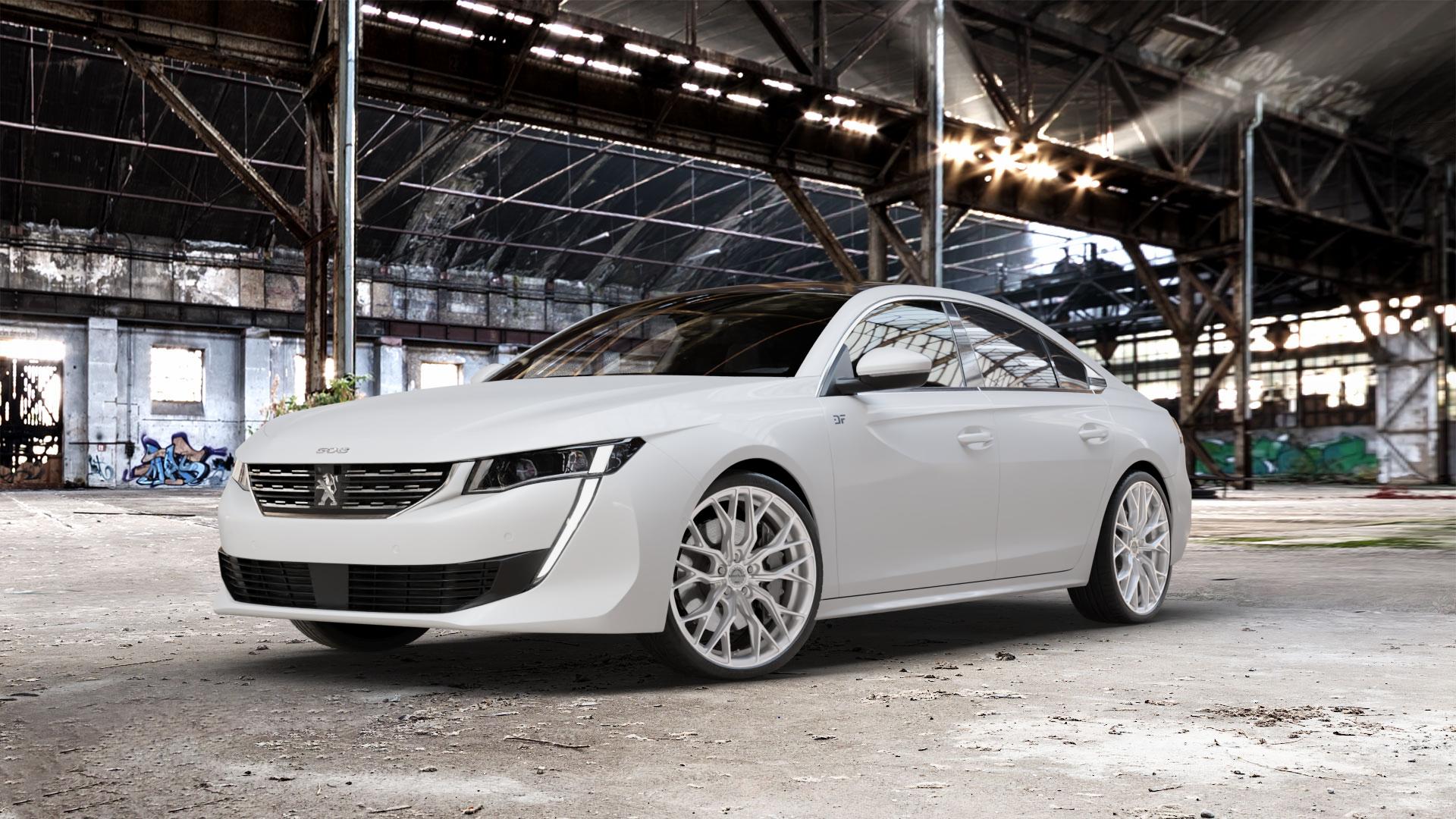 Concaver CVR1 Brushed Titanium Felge mit Reifen grau silber in 20Zoll Winterfelge Alufelge auf weissem Peugeot 508 Typ F Limousine ⬇️ mit 15mm Tieferlegung ⬇️ Old Industrial Hall_max_5300mm_2024 Frontansicht_1