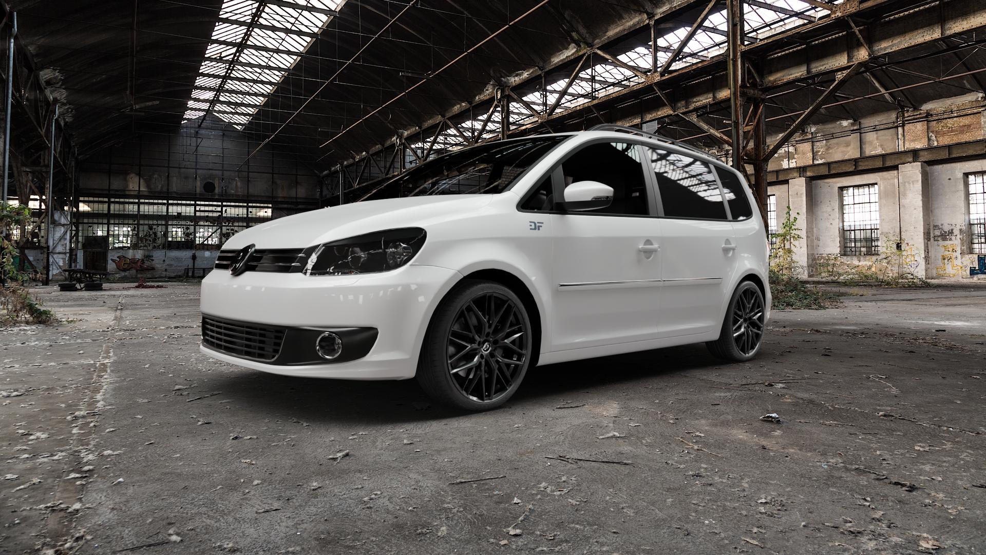 Damina Performance DM08 Black Painted Felge mit Reifen schwarz in 19Zoll Winterfelge Alufelge auf weissem Volkswagen (VW) Touran I Typ 1T II ⬇️ mit 15mm Tieferlegung ⬇️ Old Industrial Hall_max5000mm_2022 Frontansicht_1