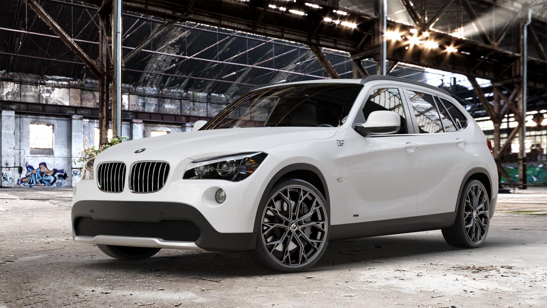 Damina Performance DM18 Grey Matt Felge mit Reifen grau in 20Zoll Winterfelge Alufelge auf weissem BMW X1 Typ E84 (X1, X-N1, X1-N1) ⬇️ mit 15mm Tieferlegung ⬇️ Old Industrial Hall_max_4400mm_2024 Frontansicht_1