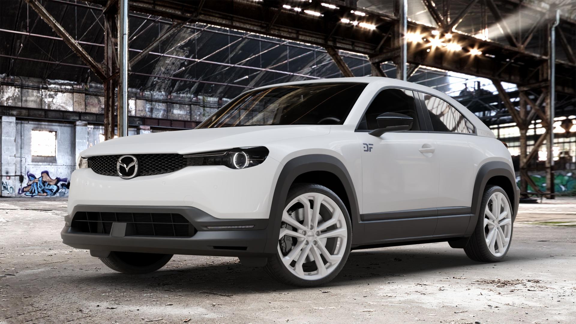 DEZENT TA SILVER Felge mit Reifen silber in 20Zoll Winterfelge Alufelge auf weissem Mazda MX-30 (DR) ⬇️ mit 15mm Tieferlegung ⬇️ Old Industrial Hall_max_4400mm_2024 Frontansicht_1