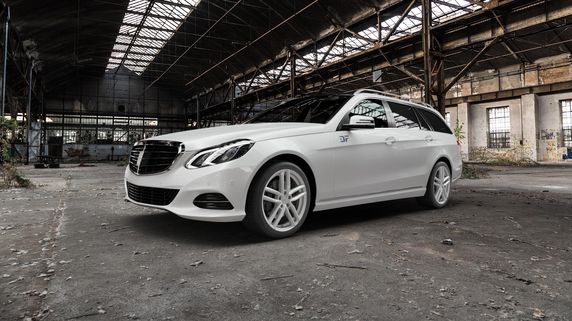 DEZENT TR SILVER Felge mit Reifen silber in 18Zoll Winterfelge Alufelge auf weissem Mercedes E-Klasse Typ S212 Kombi Facelift ⬇️ mit 15mm Tieferlegung ⬇️ Old Industrial Hall_max5000mm_2022 Frontansicht_1