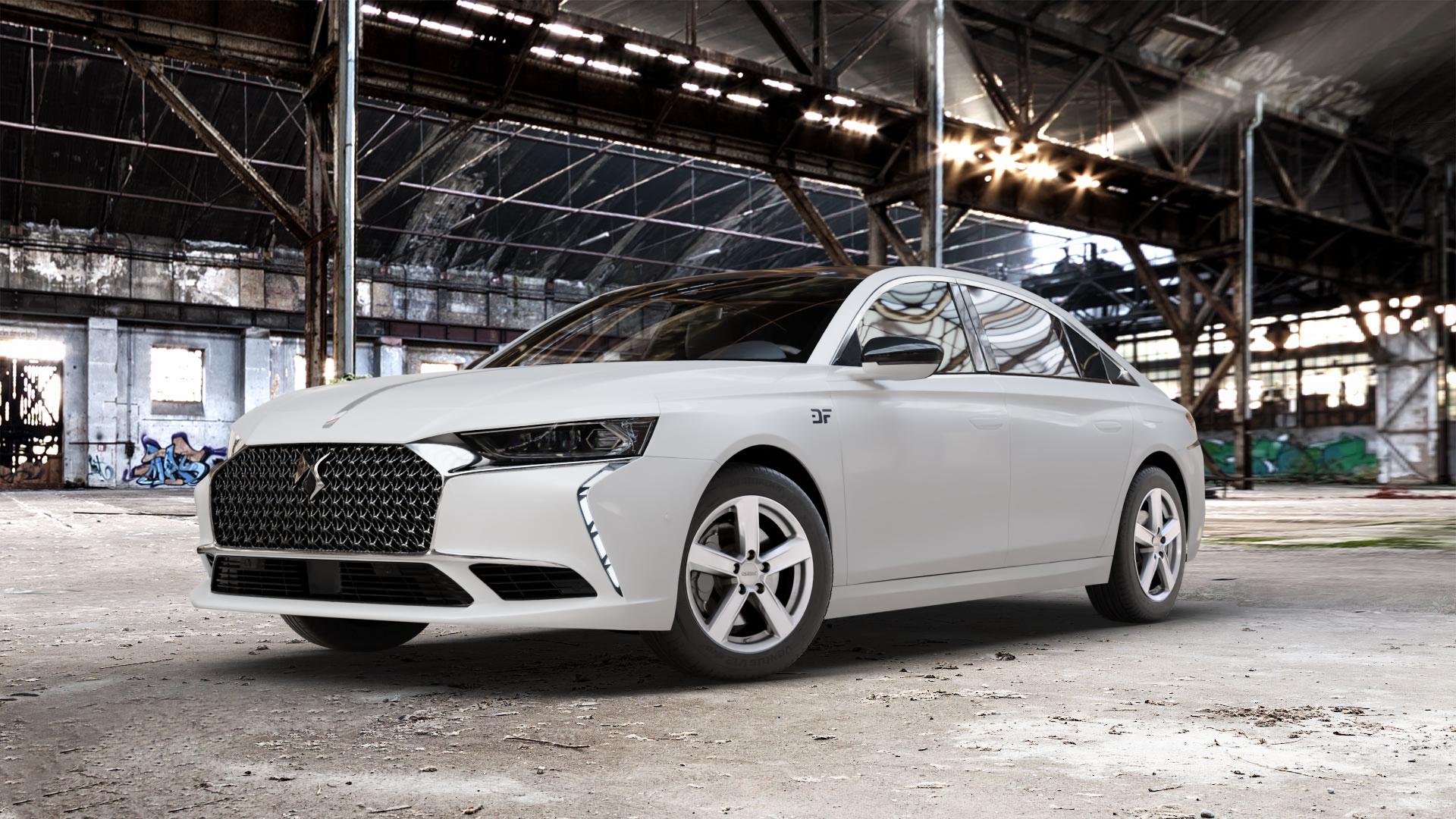 DEZENT TU SILVER Felge mit Reifen silber in 17Zoll Winterfelge Alufelge auf weissem DS Automobiles DS9 Typ X ⬇️ mit 15mm Tieferlegung ⬇️ Old Industrial Hall_max_5300mm_2024 Frontansicht_1