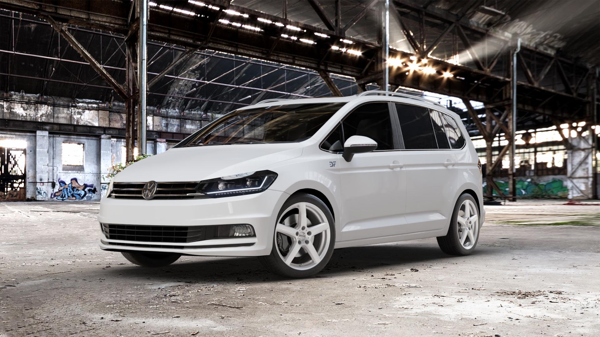 DEZENT TY SILVER Felge mit Reifen silber in 18Zoll Winterfelge Alufelge auf weissem Volkswagen (VW) Touran III Typ 1T (15->) ⬇️ mit 15mm Tieferlegung ⬇️ Old Industrial Hall_max_5300mm_2024 Frontansicht_1