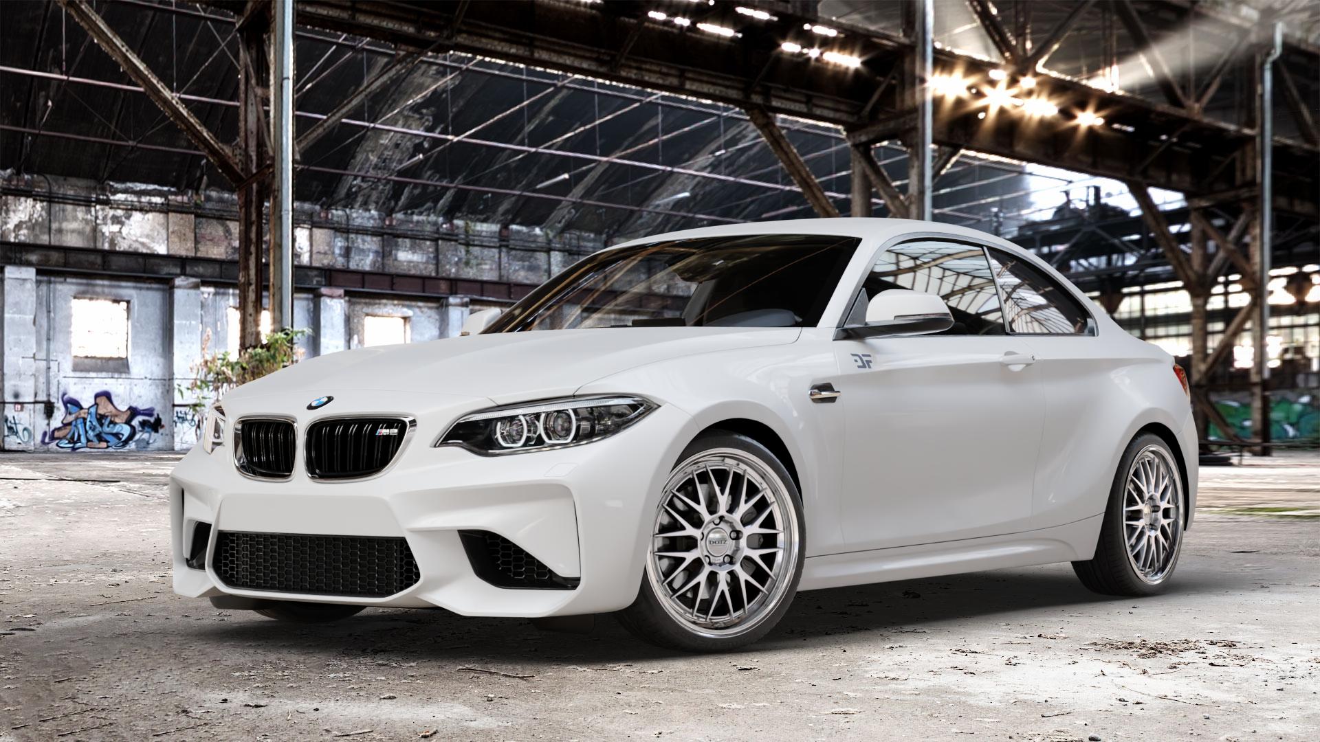 DOTZ BILBAO SILVER/POLISHED LIP Felge mit Reifen silber in 19Zoll Winterfelge Alufelge auf weissem BMW M2 Typ F87 ⬇️ mit 15mm Tieferlegung ⬇️ Old Industrial Hall_max_4400mm_2024 Frontansicht_1