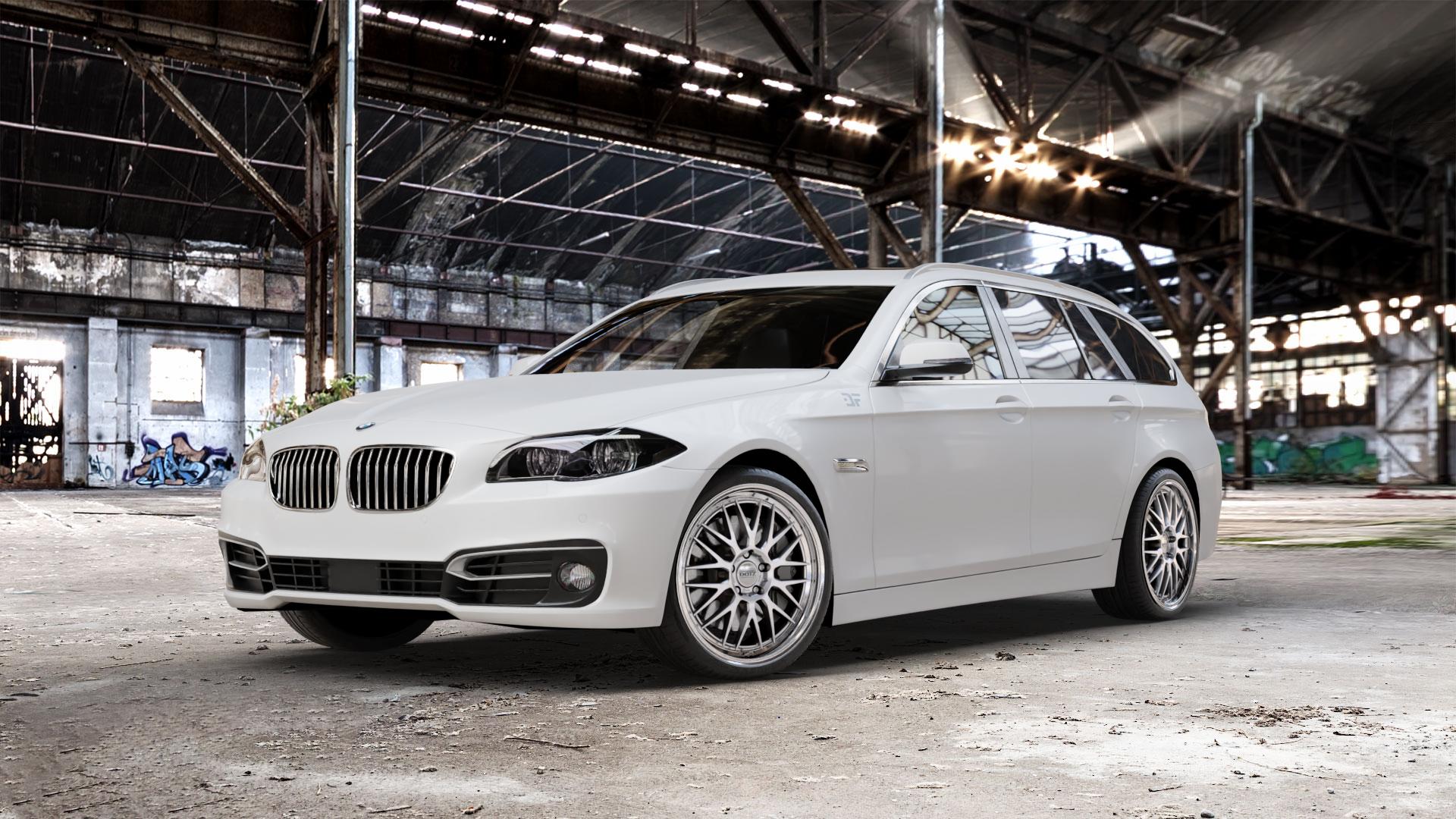 DOTZ BILBAO SILVER/POLISHED LIP Felge mit Reifen silber in 20Zoll Winterfelge Alufelge auf weissem BMW 523i Typ F11 (Touring) 535i 520d 530d 528i xDrive 530i 550i 520i 525d 535d 518d 5er Touring (5K, K-N1) ⬇️ mit 15mm Tieferlegung ⬇️ Old Industrial Hall_max_5300mm_2024 Frontansicht_1
