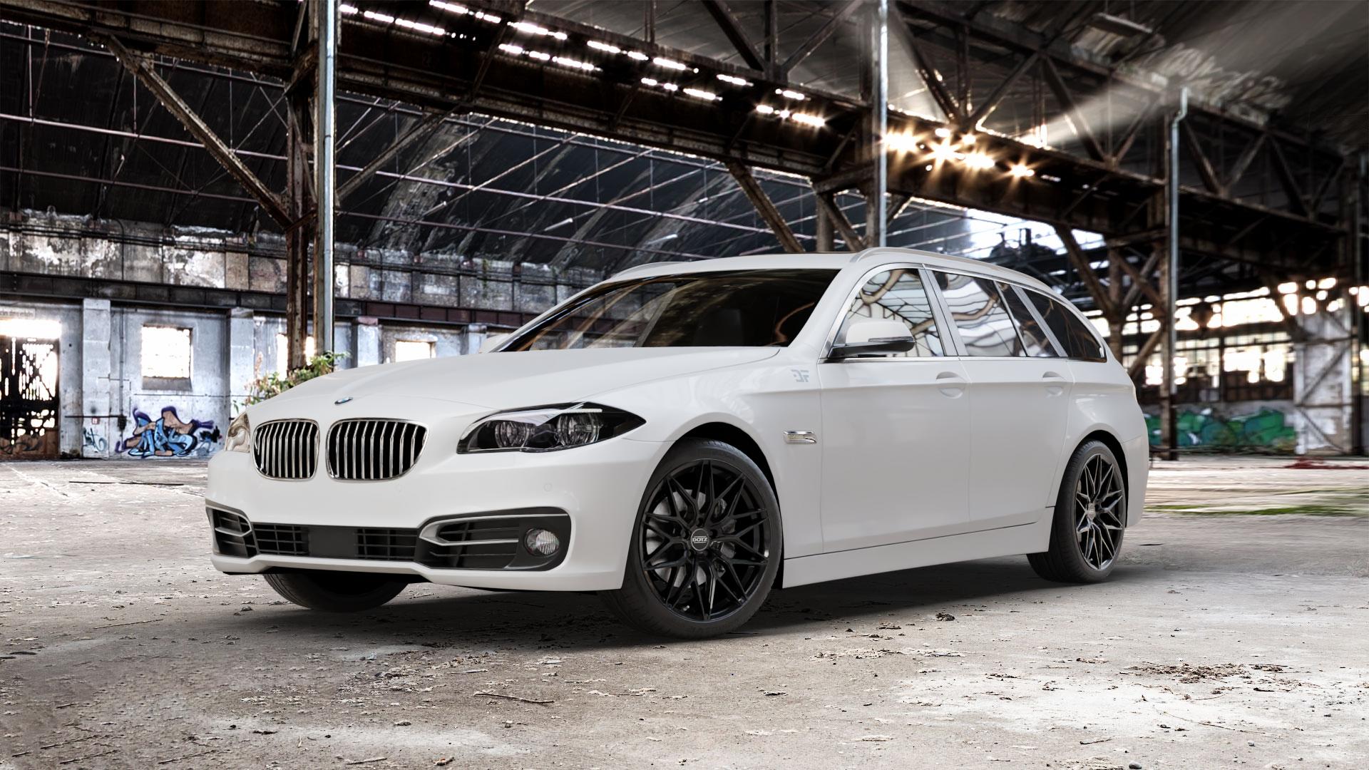 DOTZ SUZUKA BLACK Felge mit Reifen schwarz in 19Zoll Winterfelge Alufelge auf weissem BMW 523i Typ F11 (Touring) 535i 520d 530d 528i xDrive 530i 550i 520i 525d 535d 518d 5er Touring (5K, K-N1) ⬇️ mit 15mm Tieferlegung ⬇️ Old Industrial Hall_max_5300mm_2024 Frontansicht_1
