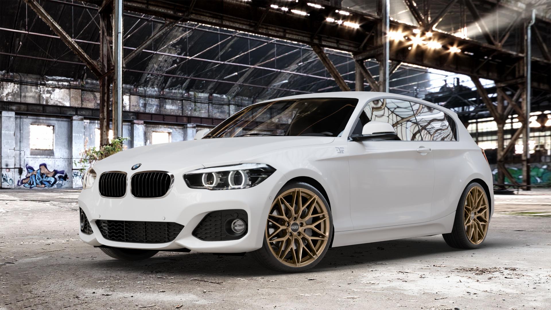 DOTZ SUZUKA BRONZE MATT Felge mit Reifen in 19Zoll Winterfelge Alufelge auf weissem BMW 1 M135i Typ F20 F21 xDrive M140i Facelift 1er Fünftürer (1K4) ⬇️ mit 15mm Tieferlegung ⬇️ Old Industrial Hall_max_4400mm_2024 Frontansicht_1