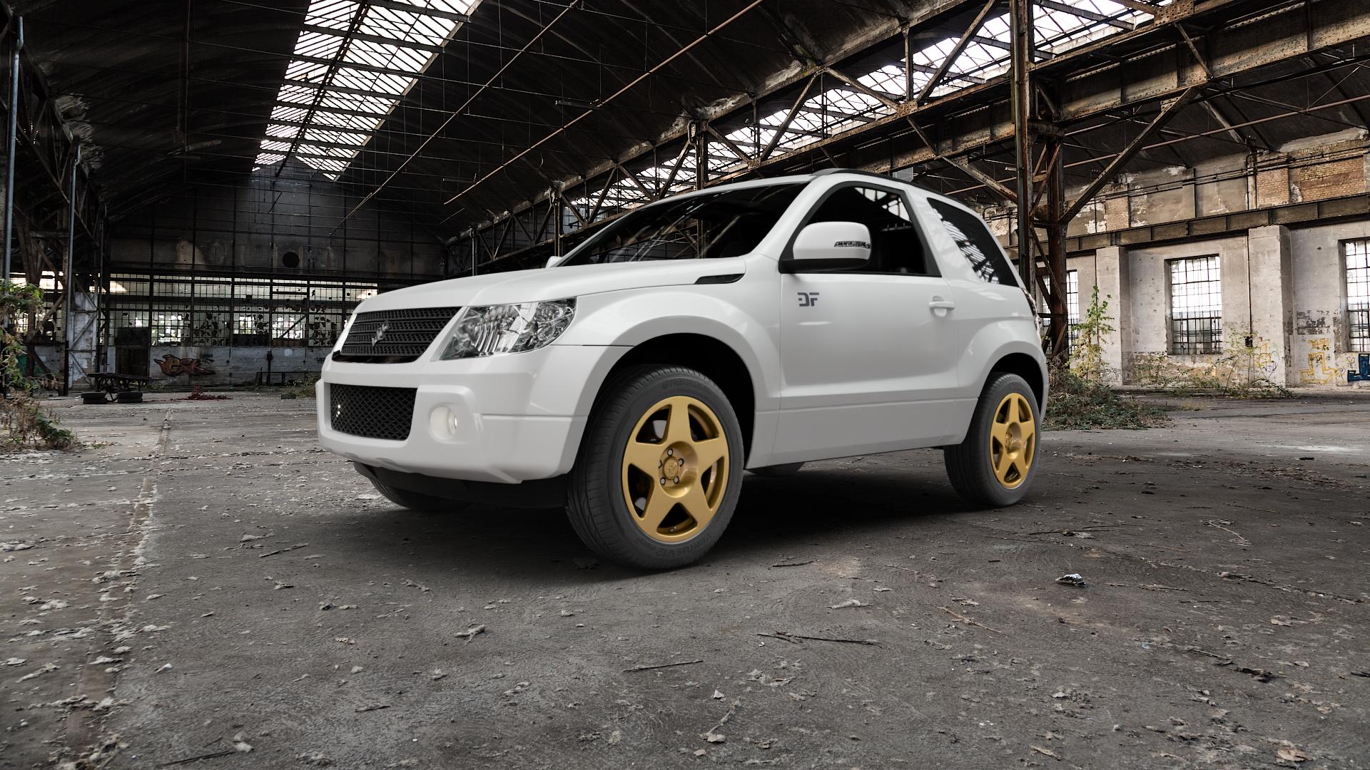 fifteen52 Tarmac Gold Felge mit Reifen in 18Zoll Winterfelge Alufelge auf weissem Suzuki Grand Vitara Typ JT (3-Türig) ⬇️ mit 15mm Tieferlegung ⬇️ Old Industrial Hall_max5000mm_2022 Frontansicht_1