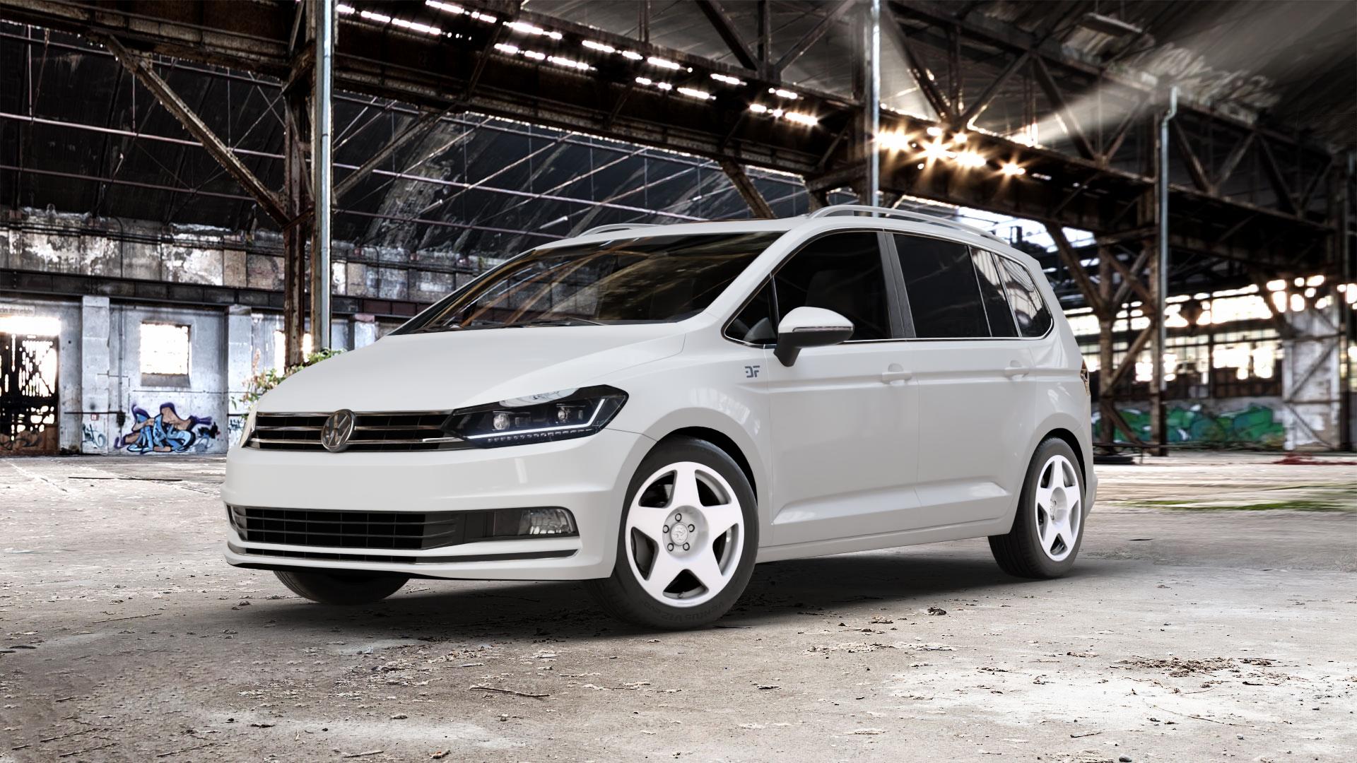 fifteen52 Tarmac Rally White Felge mit Reifen weiss weiß in 17Zoll Winterfelge Alufelge auf weissem Volkswagen (VW) Touran III Typ 1T (15->) ⬇️ mit 15mm Tieferlegung ⬇️ Old Industrial Hall_max_5300mm_2024 Frontansicht_1