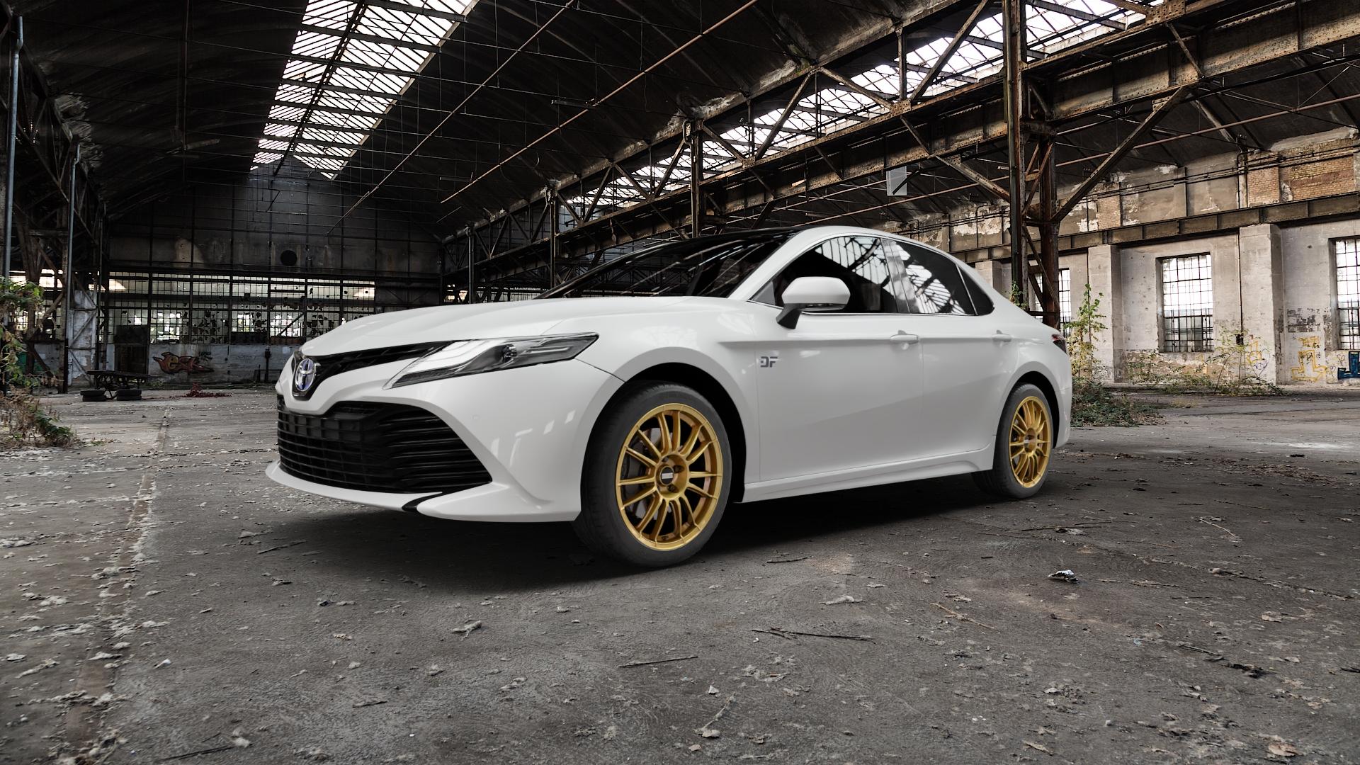Fondmetal 9RR GLOSSY GOLD Felge mit Reifen in 18Zoll Winterfelge Alufelge auf weissem Toyota Camry Typ XV7(EU,M) ⬇️ mit 15mm Tieferlegung ⬇️ Old Industrial Hall_max5000mm_2022 Frontansicht_1