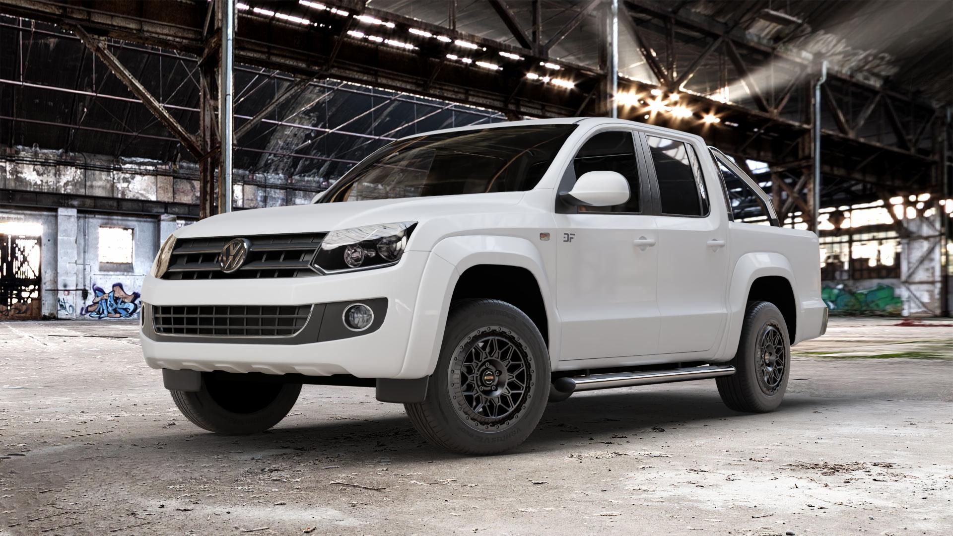 Fondmetal BLUSTER MATT BLACK Felge mit Reifen schwarz in 18Zoll Winterfelge Alufelge auf weissem Volkswagen (VW) Amarok I Typ 2H 2HS2 ⬇️ mit 15mm Tieferlegung ⬇️ Old Industrial Hall_max_5300mm_2024 Frontansicht_1
