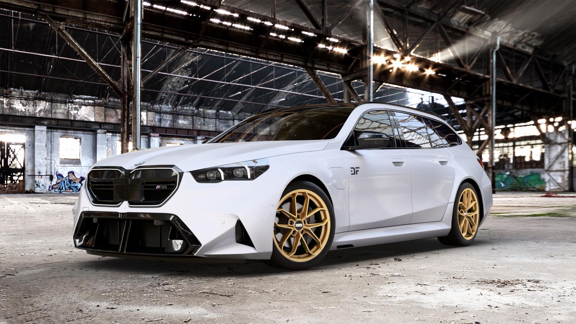 Fondmetal ZELOS MATT GOLD Felge mit Reifen in 20Zoll Winterfelge Alufelge auf weissem BMW M5 Typ G99 (Touring) ⬇️ mit 15mm Tieferlegung ⬇️ Old Industrial Hall_max_5300mm_2024 Frontansicht_1
