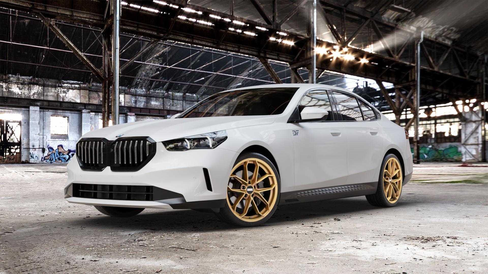 Fondmetal ZELOS MATT GOLD Felge mit Reifen in 21Zoll Winterfelge Alufelge auf weissem BMW 5er G60 Limousine (G6L) ⬇️ mit 15mm Tieferlegung ⬇️ Old Industrial Hall_max_5300mm_2024 Frontansicht_1