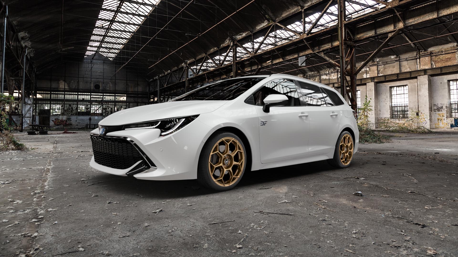 GMP Italia Raceway Oro Corsa Felge mit Reifen gold in 18Zoll Winterfelge Alufelge auf weissem Toyota Corolla Typ ZE1HE(EU,M) Kombi ZE1HE(EU,M)-TMG Facelift ⬇️ mit 15mm Tieferlegung ⬇️ Old Industrial Hall_max5000mm_2022 Frontansicht_1