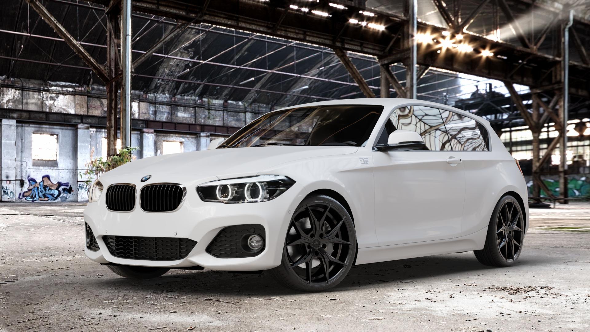 KESKIN KT19 BLACK PAINTED Felge mit Reifen schwarz in 19Zoll Winterfelge Alufelge auf weissem BMW 1 M135i Typ F20 F21 xDrive M140i Facelift 1er Fünftürer (1K4) ⬇️ mit 15mm Tieferlegung ⬇️ Old Industrial Hall_max_4400mm_2024 Frontansicht_1