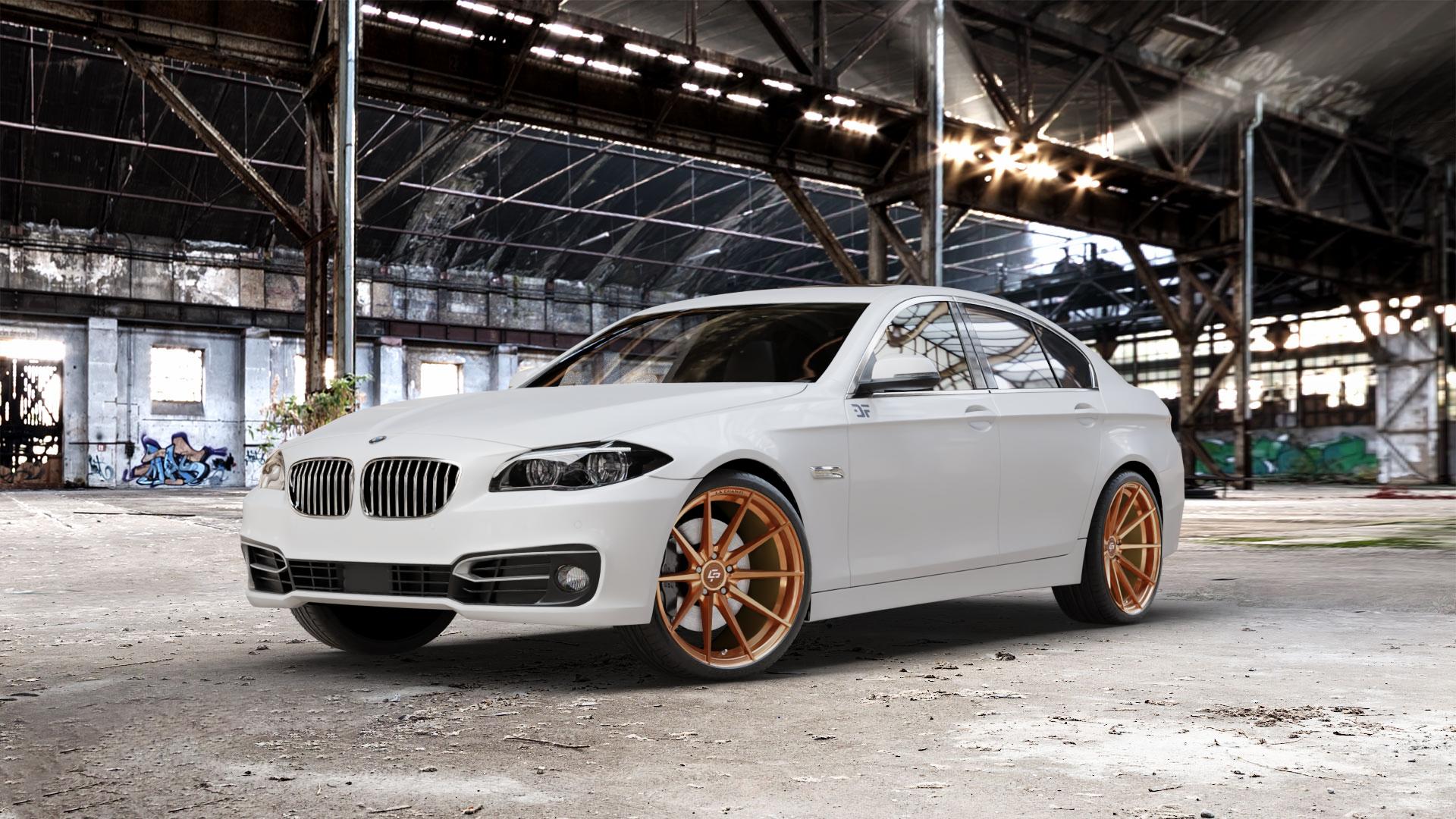 La Chanti Performance LC-P10 Glossy Brushed Bronze Felge mit Reifen in 20Zoll Alufelge auf weissem BMW 523i Typ F10 (Limousine) 528i 535i 550i 520d 525d 530d 535d xDrive 520i 530i M5 M550d 518d ActiveHybrid 5L (F10) 5er Limousine (5L, HY) Lang (KL) ⬇️ mit 15mm Tieferlegung ⬇️ Old Industrial Hall_max_5300mm_2024 Frontansicht_1