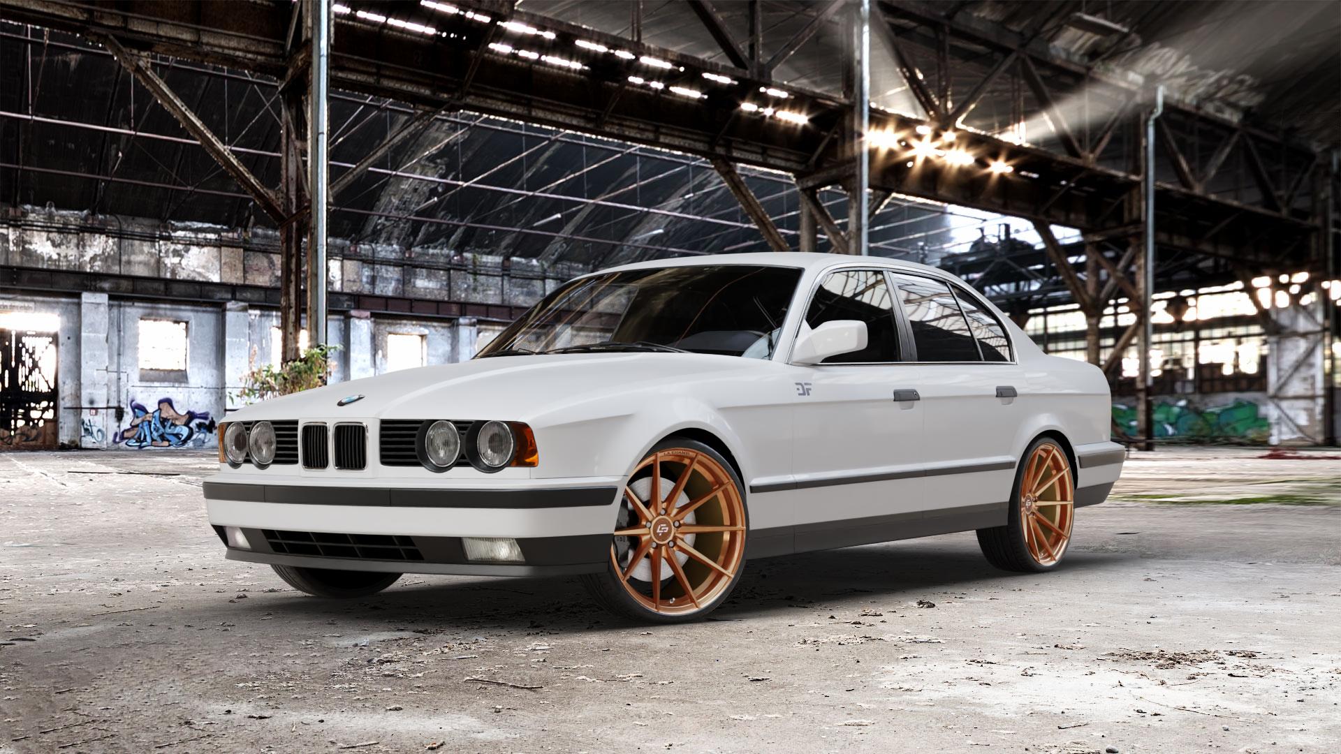 La Chanti Performance LC-P10 Glossy Brushed Bronze Felge mit Reifen in 20Zoll Alufelge auf weissem BMW M5 Typ E34 (Limousine) 520i 525i 530i 535i 540i 525tds 518i 525td 524td E28 525ix (Touring) 5er Limousine (5/1) (5/H) Touring 6er E24 Coupé (6 CS) E12 1500- ⬇️ mit 15mm Tieferlegung ⬇️ Old Industrial Hall_max_5300mm_2024 Frontansicht_1