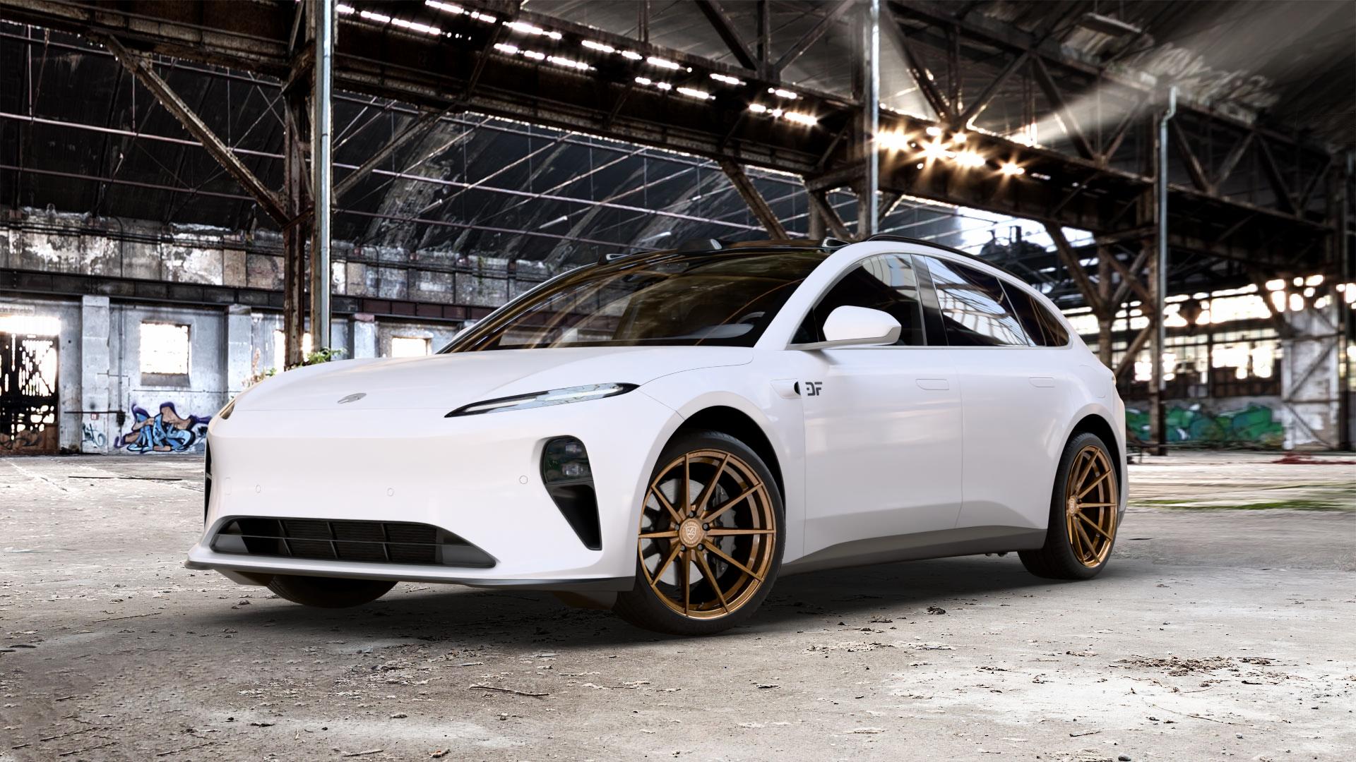 La Chanti Performance LC-P10 Glossy Brushed Bronze Felge mit Reifen in 20Zoll Alufelge auf weissem Nio ET5 Touring Typ NACC2T1 0,0l 100kW 4WD (136 PS) ⬇️ mit 15mm Tieferlegung ⬇️ Old Industrial Hall_max_5300mm_2024 Frontansicht_1