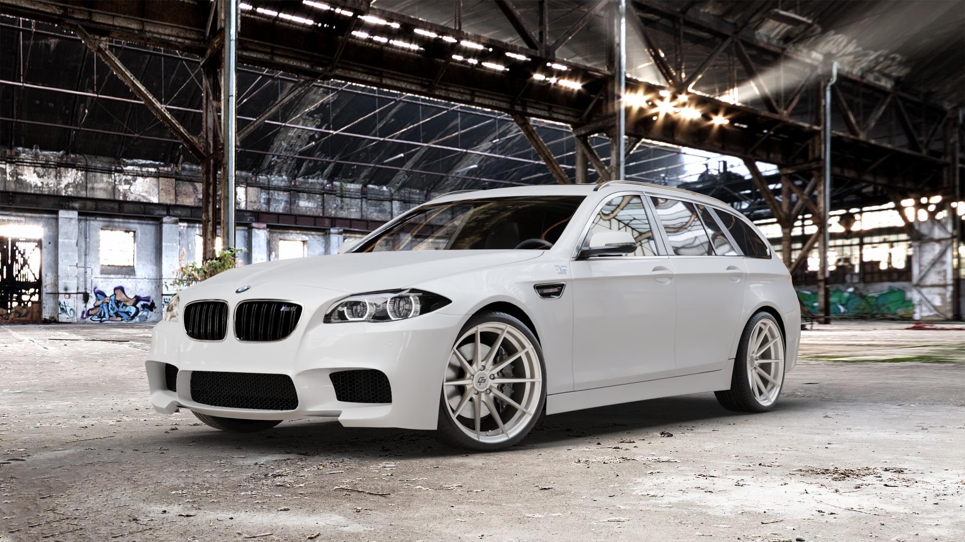 La Chanti Performance LC-P10 Machined Silver Felge mit Reifen silber in 20Zoll Alufelge auf weissem BMW M550d xDrive Typ F11 (Touring) 3,0l 280kW (381 PS) ⬇️ mit 15mm Tieferlegung ⬇️ Old Industrial Hall_max_5300mm_2024 Frontansicht_1