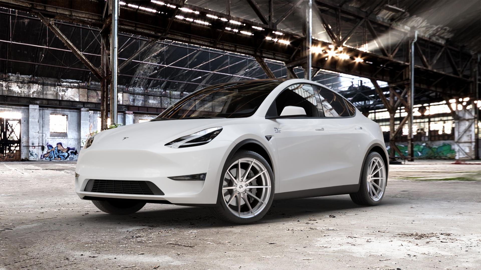 La Chanti Performance LC-P10 Machined Silver Felge mit Reifen silber in 20Zoll Alufelge auf weissem Tesla Model Y Typ 003 003/005 ⬇️ mit 15mm Tieferlegung ⬇️ Old Industrial Hall_max_5300mm_2024 Frontansicht_1
