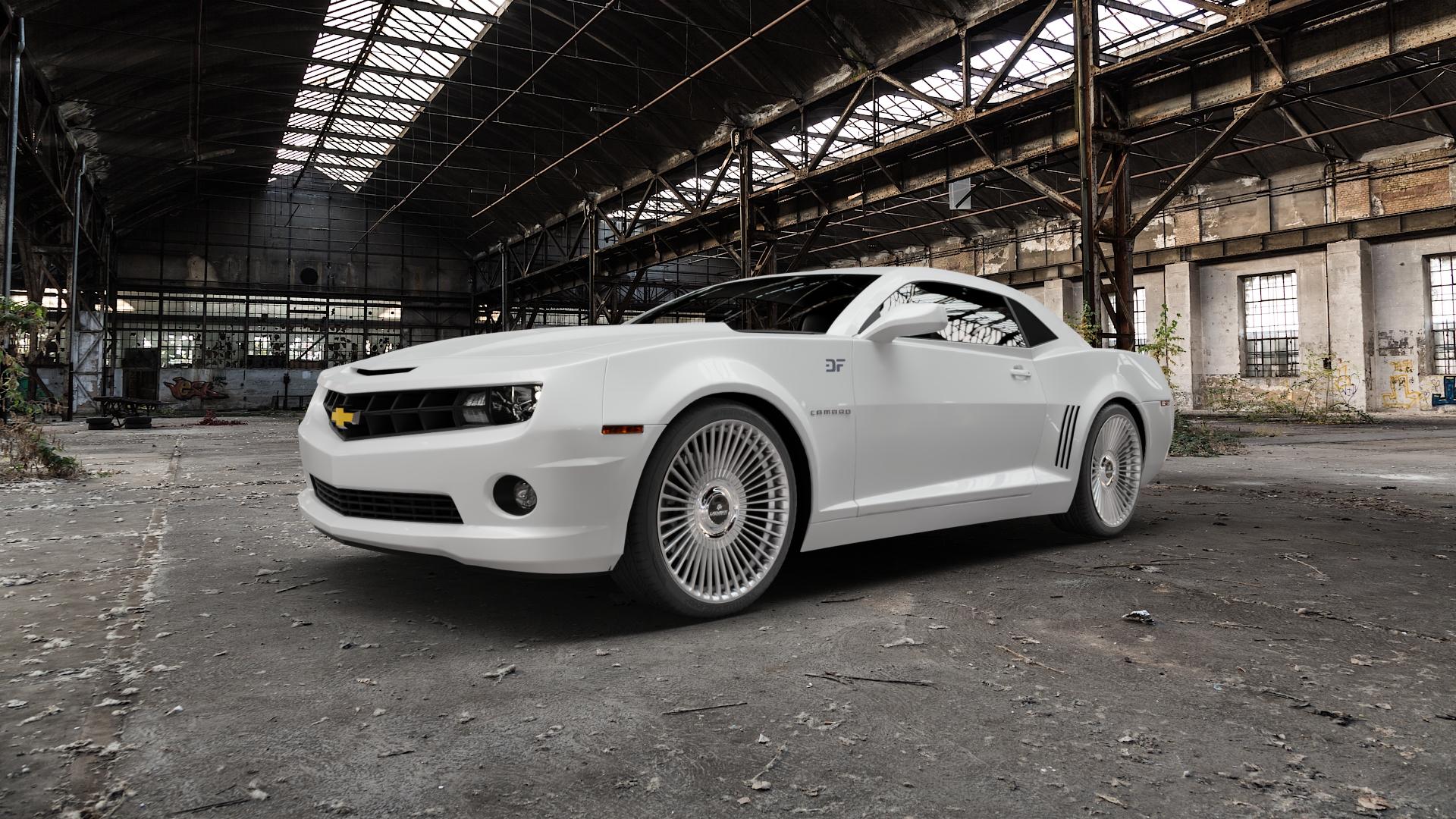 La Chanti Performance LC-P19 (Floating Cap) Machined Silver Felge mit Reifen silber in 21Zoll Alufelge auf weissem Chevrolet Camaro V ⬇️ mit 15mm Tieferlegung ⬇️ Old Industrial Hall_max5000mm_2022 Frontansicht_1