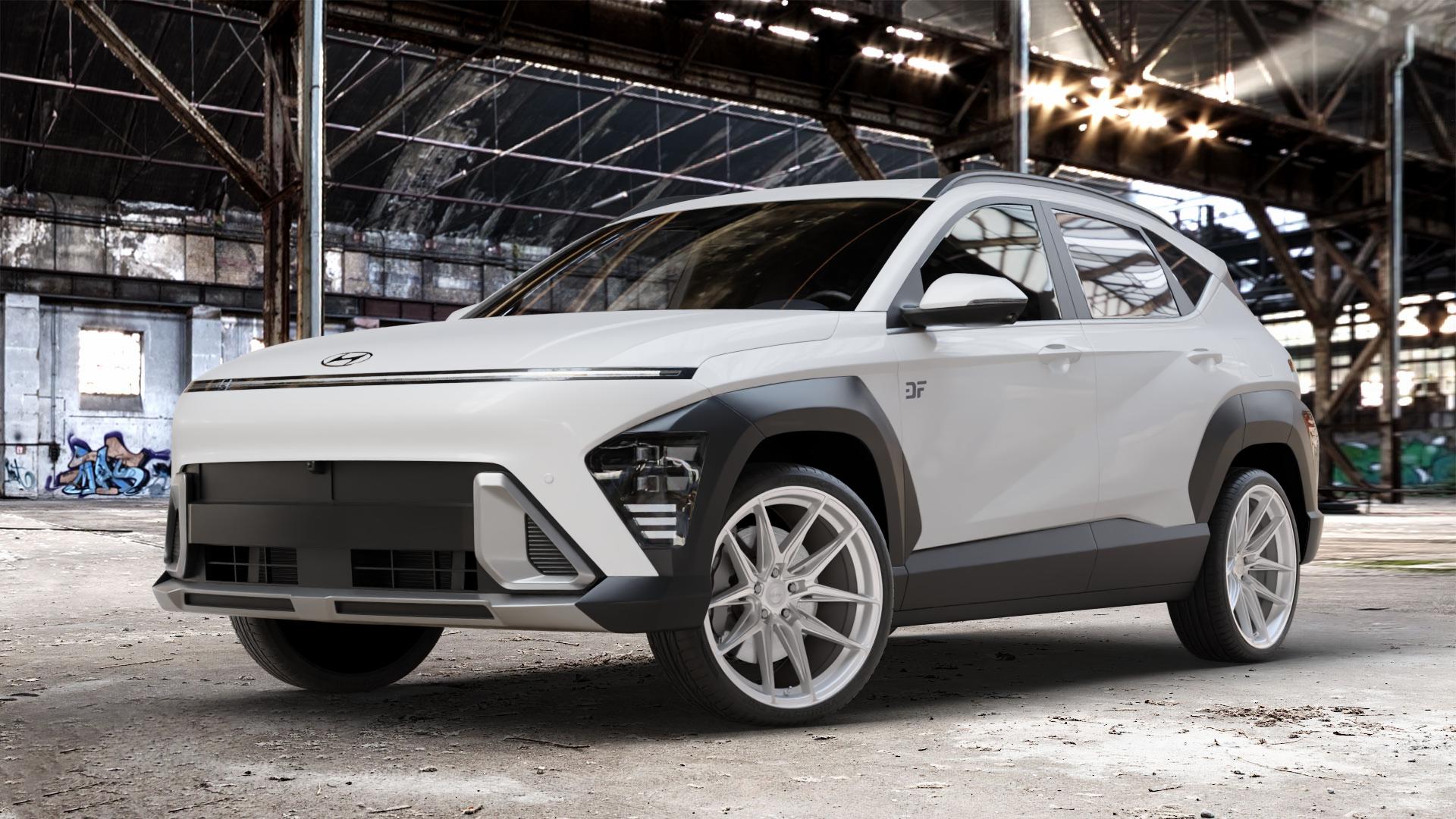 La Chanti Performance LC-P3 Machined Silver Felge mit Reifen silber in 20Zoll Winterfelge Alufelge auf weissem Hyundai Kona Typ SX2 ⬇️ mit 15mm Tieferlegung ⬇️ Old Industrial Hall_max_4400mm_2024 Frontansicht_1