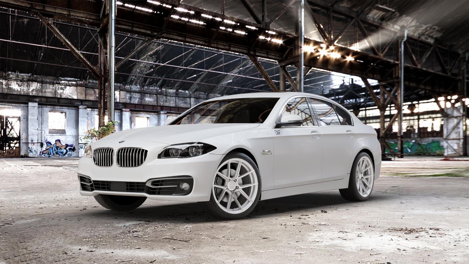 La Chanti Performance LC-P6 Machined Silver Felge mit Reifen silber in 19Zoll Winterfelge Alufelge auf weissem BMW 523i Typ F10 (Limousine) 528i 535i 550i 520d 525d 530d 535d xDrive 520i 530i M5 M550d 518d ActiveHybrid 5L (F10) 5er Limousine (5L, HY) Lang (KL) ⬇️ mit 15mm Tieferlegung ⬇️ Old Industrial Hall_max_5300mm_2024 Frontansicht_1