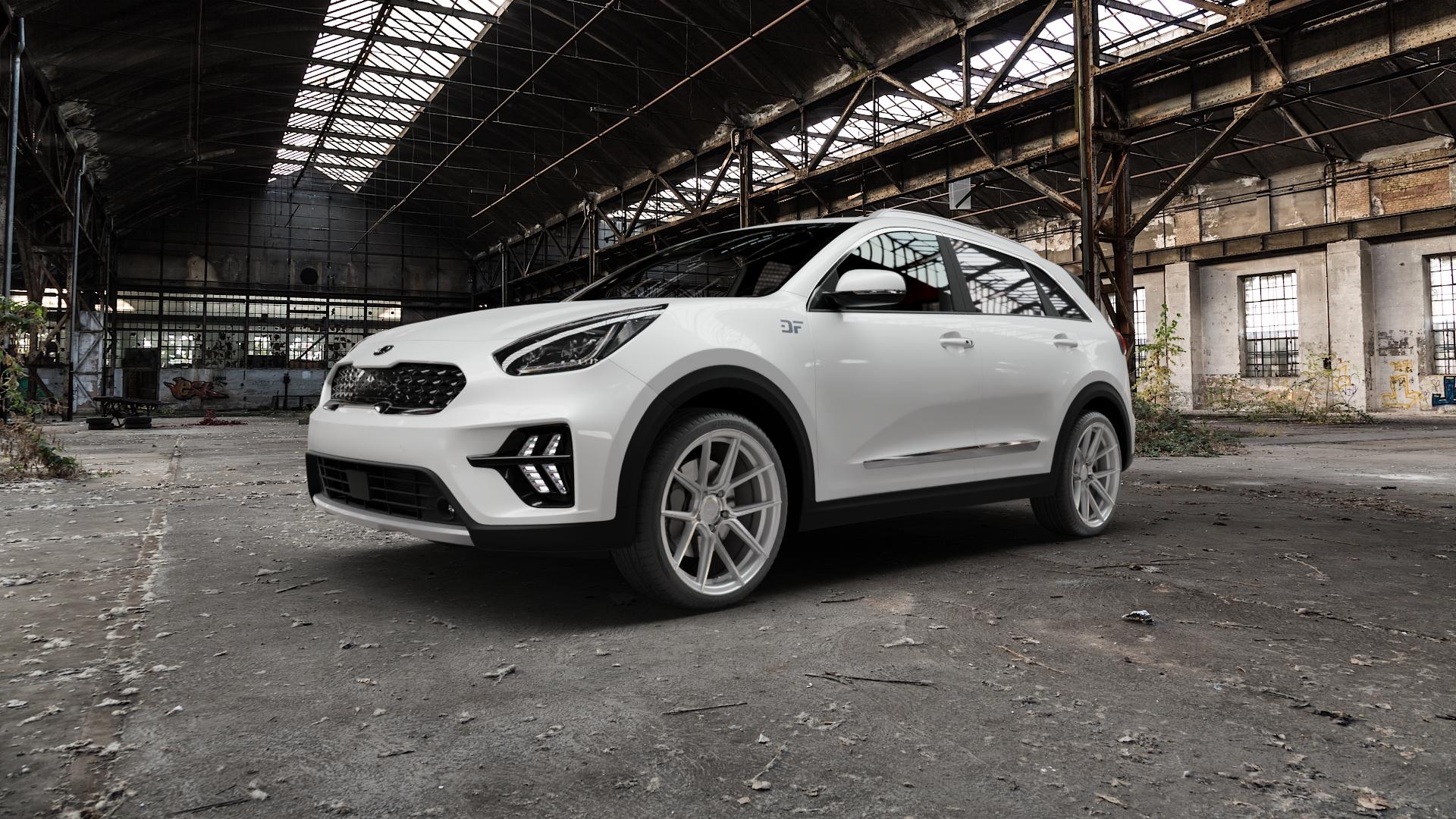 La Chanti Performance LC-P6 Machined Silver Felge mit Reifen silber in 19Zoll Winterfelge Alufelge auf weissem Kia Niro Typ DE Facelift Plus ⬇️ mit 15mm Tieferlegung ⬇️ Old Industrial Hall_max5000mm_2022 Frontansicht_1