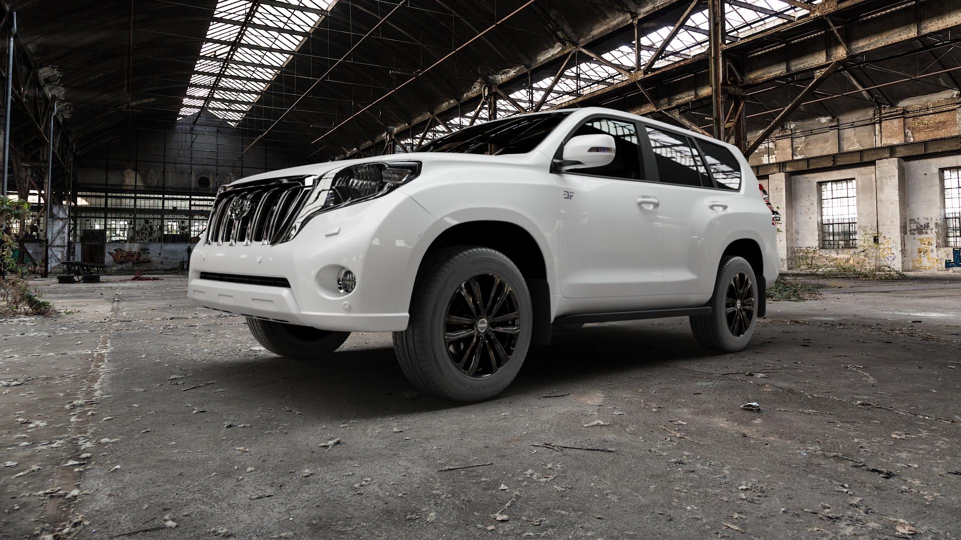 MAK SAFARI6 Gloss Black Felge mit Reifen schwarz in 18Zoll Alufelge auf weissem Toyota Land Cruiser Typ J15TM Facelift 14-> ⬇️ mit 15mm Tieferlegung ⬇️ Old Industrial Hall_max5000mm_2022 Frontansicht_1