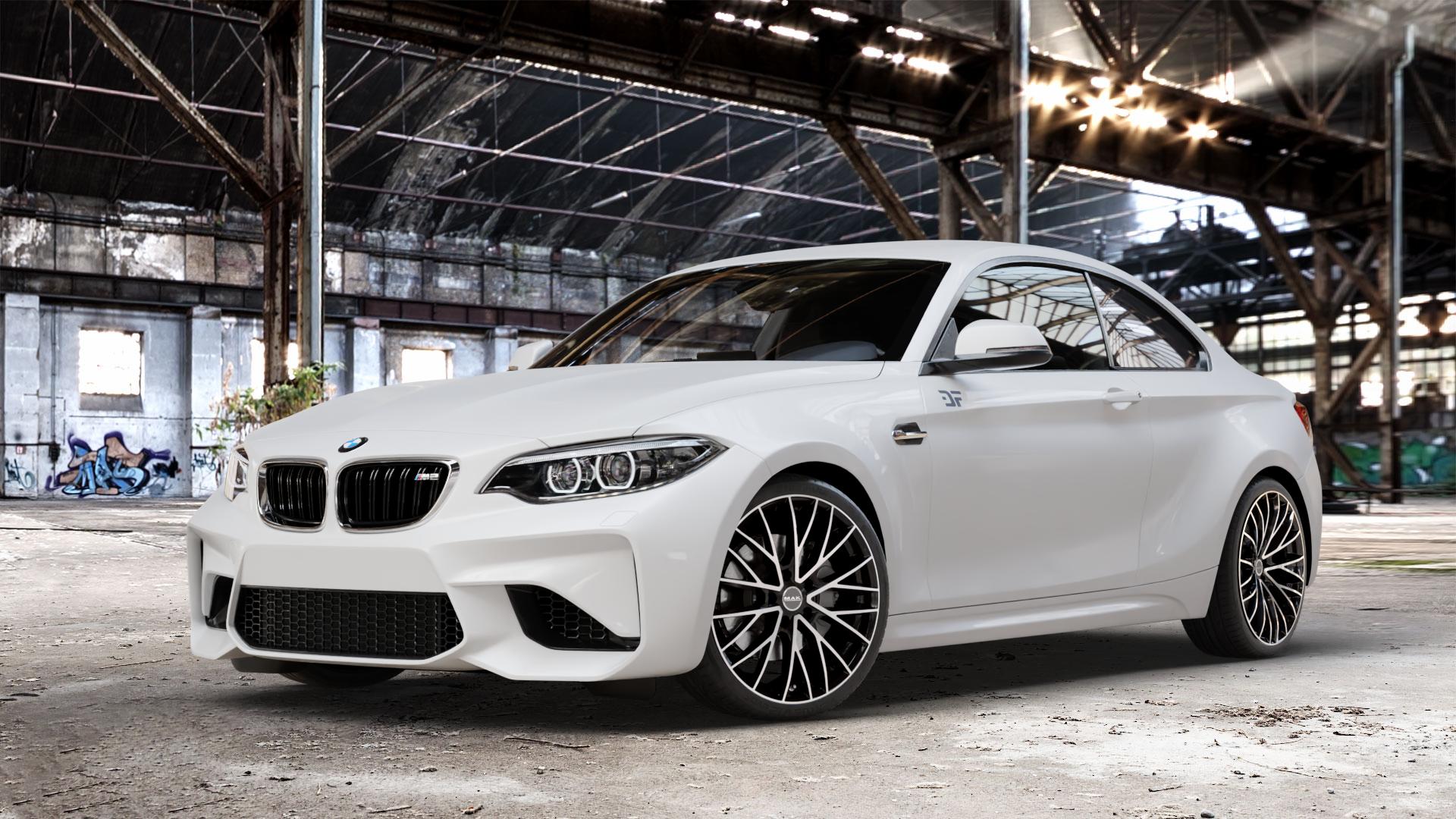 MAK Speciale Black Mirror Felge mit Reifen silber schwarz mehrfarbig in 19Zoll Alufelge auf weissem BMW M2 Typ F87 ⬇️ mit 15mm Tieferlegung ⬇️ Old Industrial Hall_max_4400mm_2024 Frontansicht_1