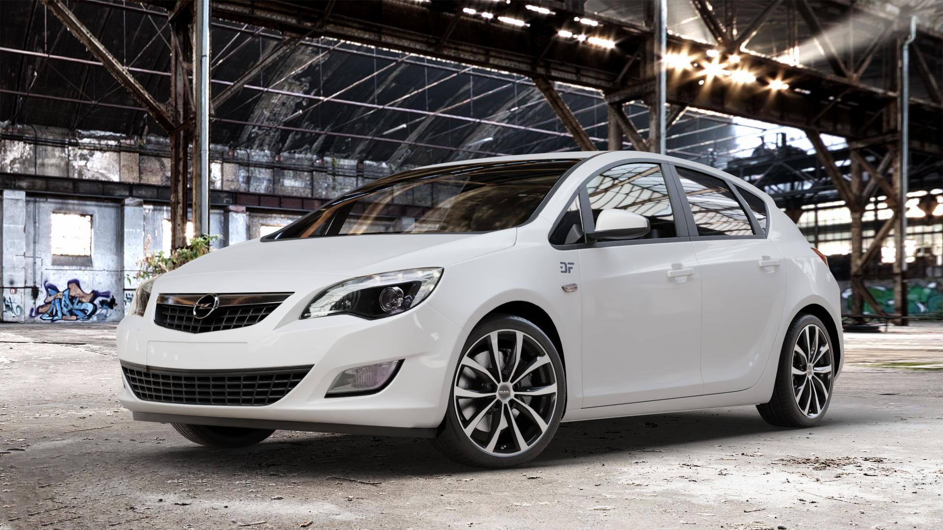 MAK Wolf Black Mirror Felge mit Reifen silber schwarz in 18Zoll Alufelge auf weissem Opel Astra J Typ P-J Stufenheck ⬇️ mit 15mm Tieferlegung ⬇️ Old Industrial Hall_max_4400mm_2024 Frontansicht_1