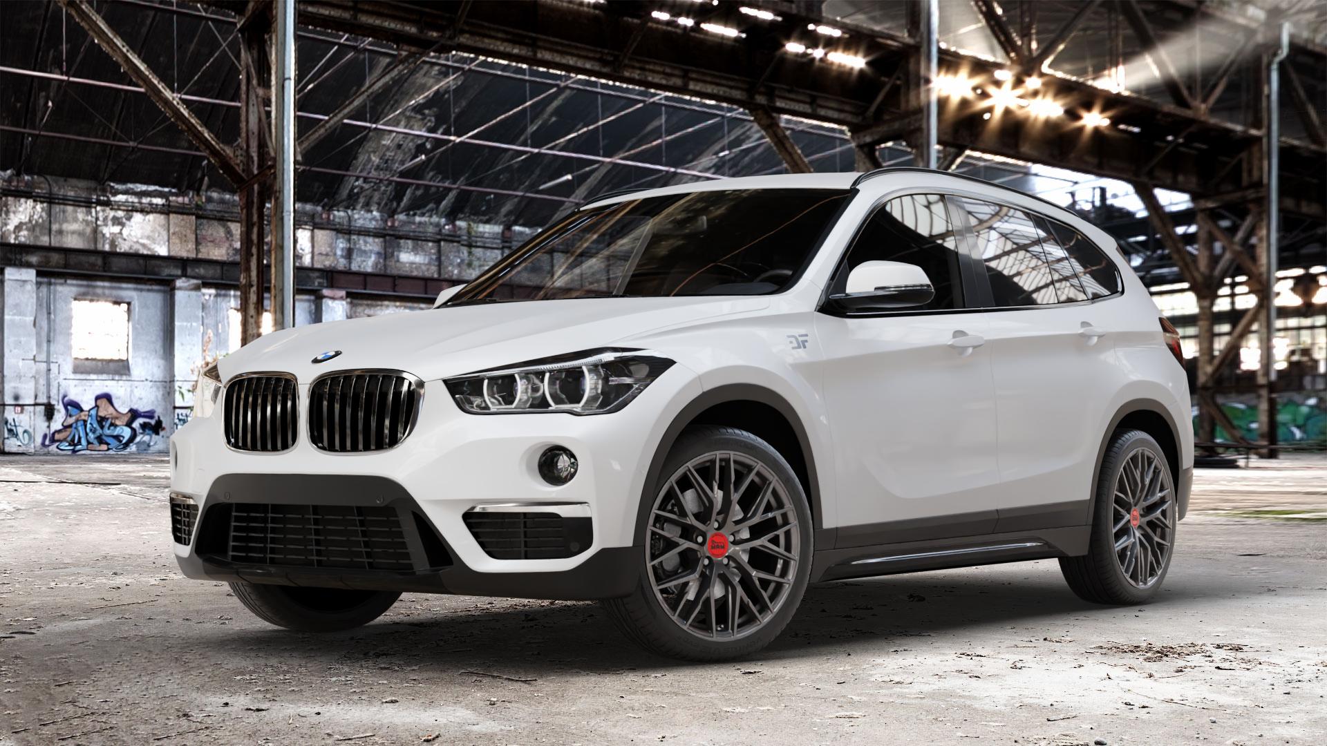 MAM RS4 PALLADIUM PAINTED Felge mit Reifen grau anthrazit in 19Zoll Winterfelge Alufelge auf weissem BMW X1 Typ F48 (UKL-L) (F1X) ⬇️ mit 15mm Tieferlegung ⬇️ Old Industrial Hall_max_4400mm_2024 Frontansicht_1